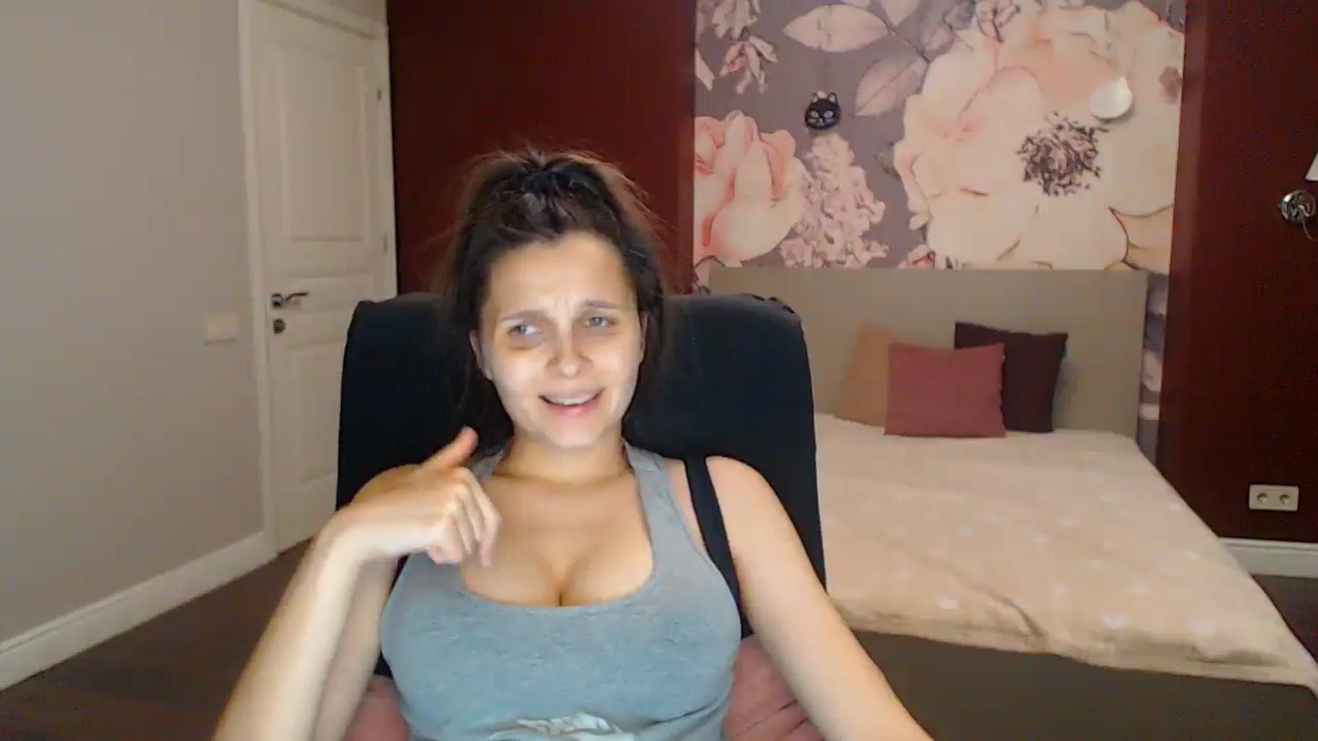 Gallery image thumbnail from Karina_Mils's myfreecams stream on, 08/03/2025, 17:23 image 17 of 20