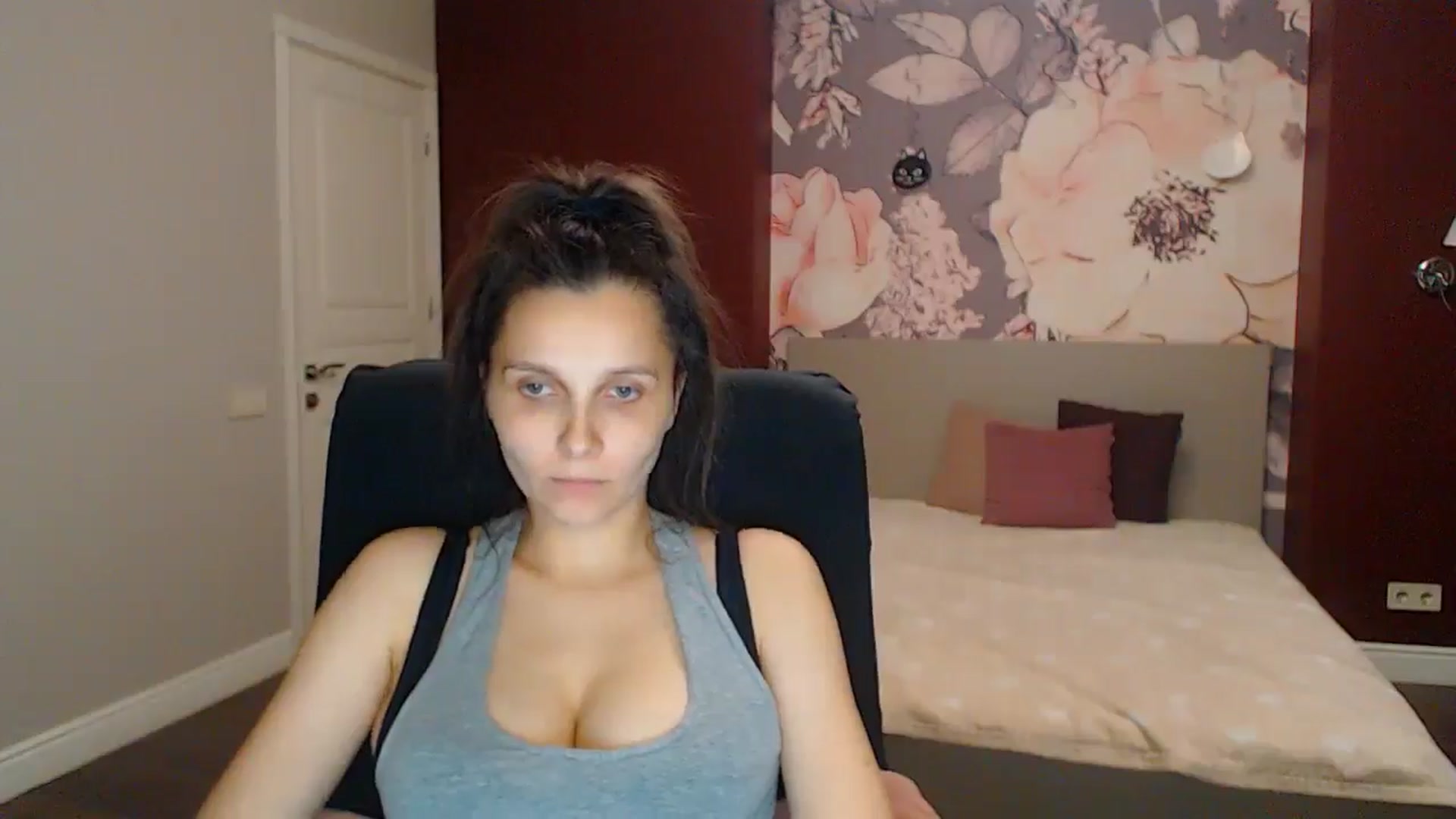 Gallery image thumbnail from Karina_Mils's myfreecams stream on, 08/03/2025, 18:50 image 20 of 20