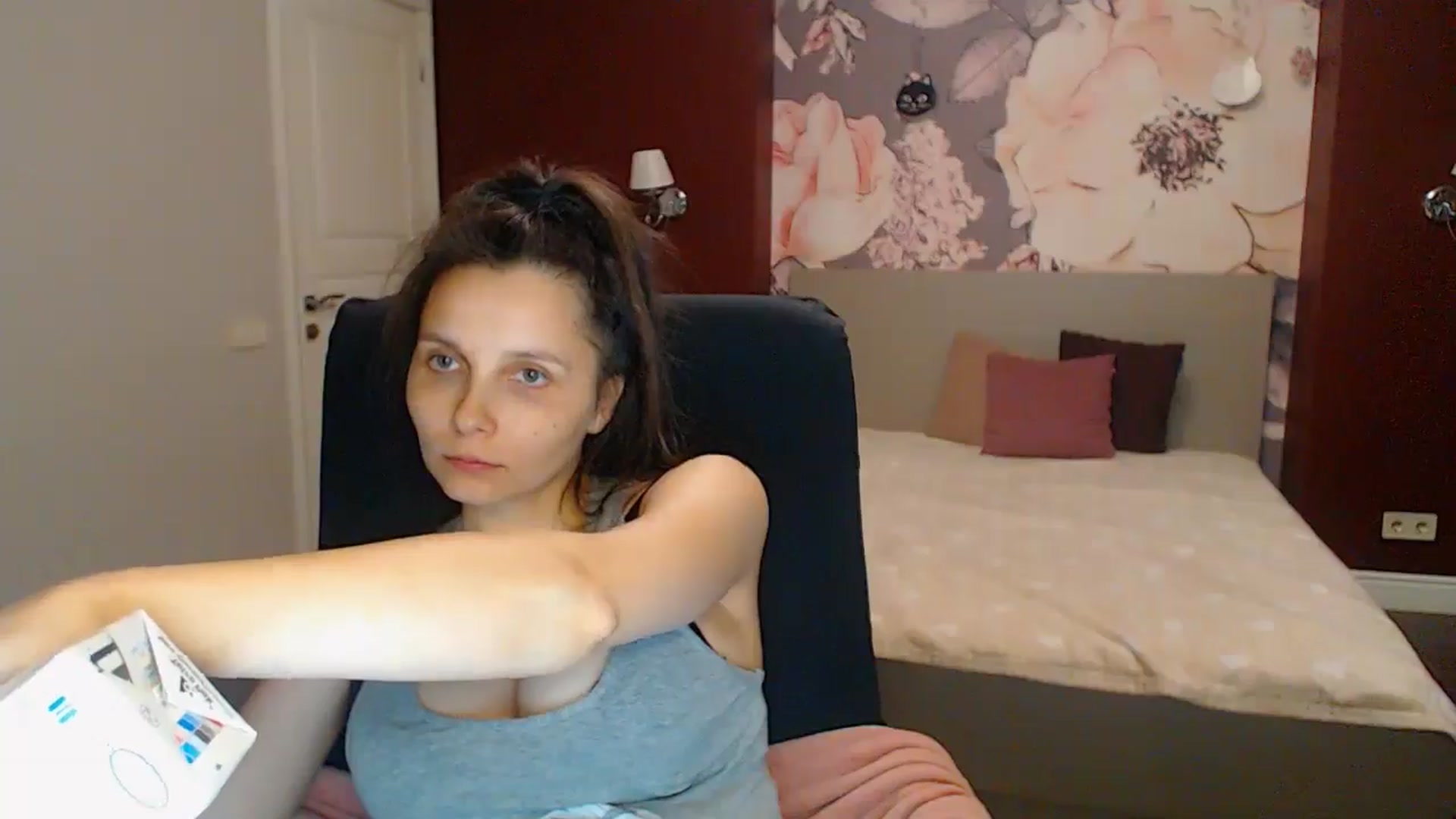 Gallery image thumbnail from Karina_Mils's myfreecams stream on, 08/03/2025, 19:21 image 6 of 20