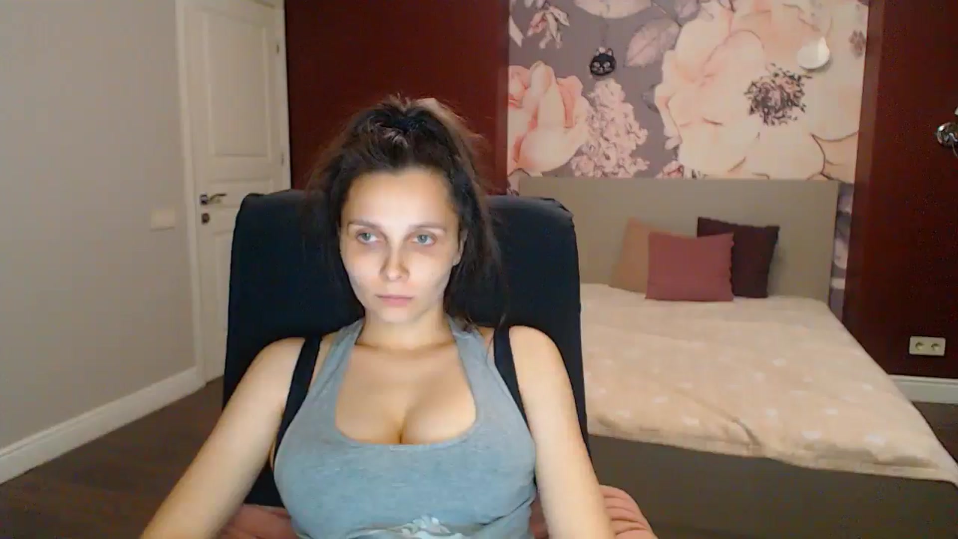 Gallery image thumbnail from Karina_Mils's myfreecams stream on, 08/03/2025, 19:21 image 9 of 20
