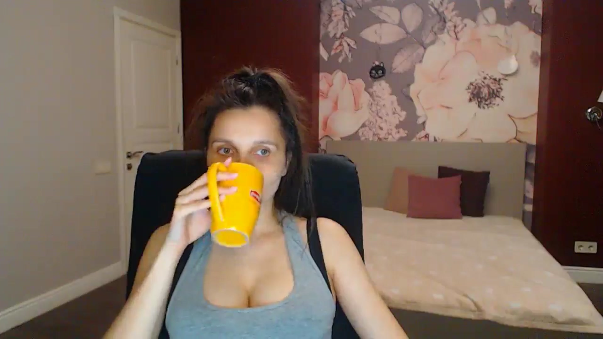 Gallery image thumbnail from Karina_Mils's myfreecams stream on, 08/03/2025, 19:21 image 19 of 20