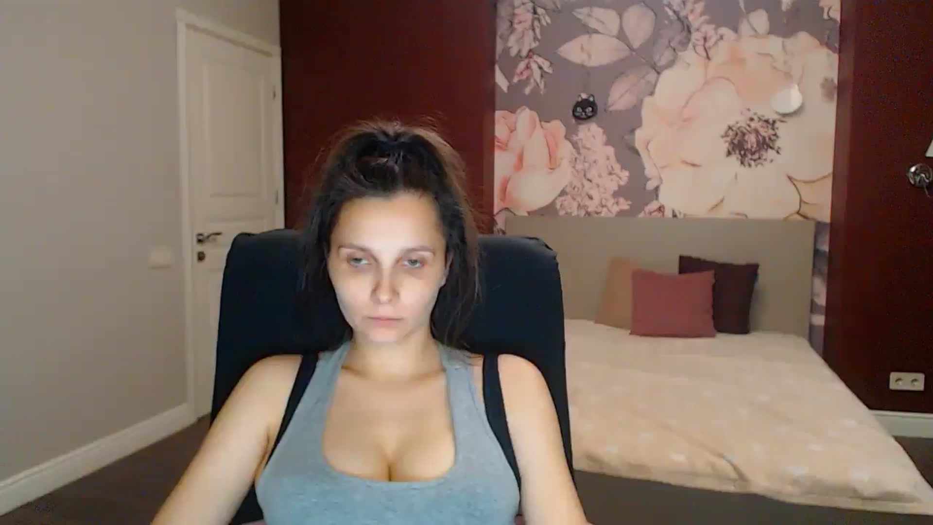Gallery image thumbnail from Karina_Mils's myfreecams stream on, 08/03/2025, 20:28 image 1 of 20
