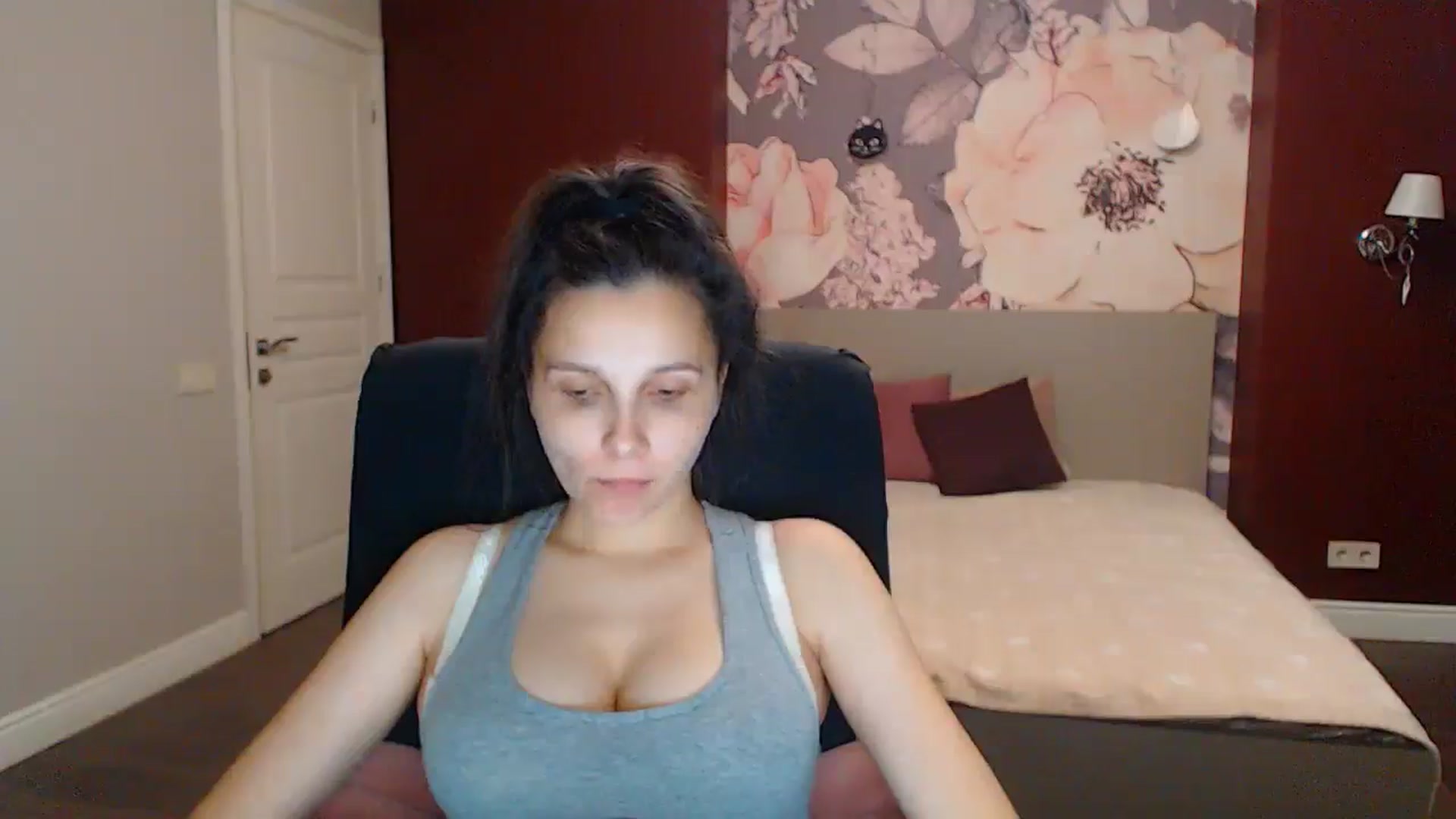 Gallery image thumbnail from Karina_Mils's myfreecams stream on, 08/08/2025, 17:42 image 5 of 20