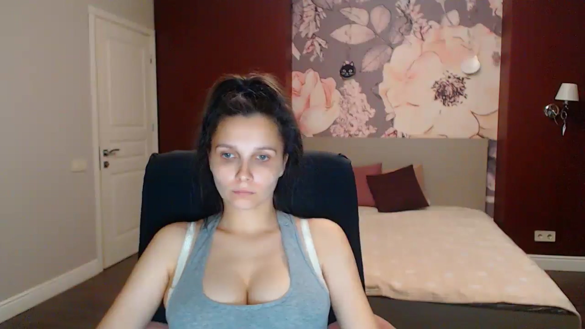 Gallery image thumbnail from Karina_Mils's myfreecams stream on, 08/08/2025, 17:42 image 12 of 20