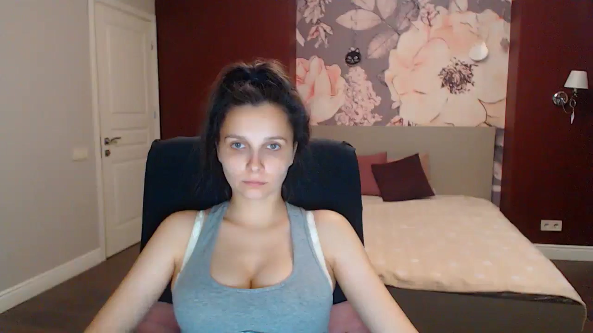 Gallery image thumbnail from Karina_Mils's myfreecams stream on, 08/08/2025, 17:42 image 2 of 20