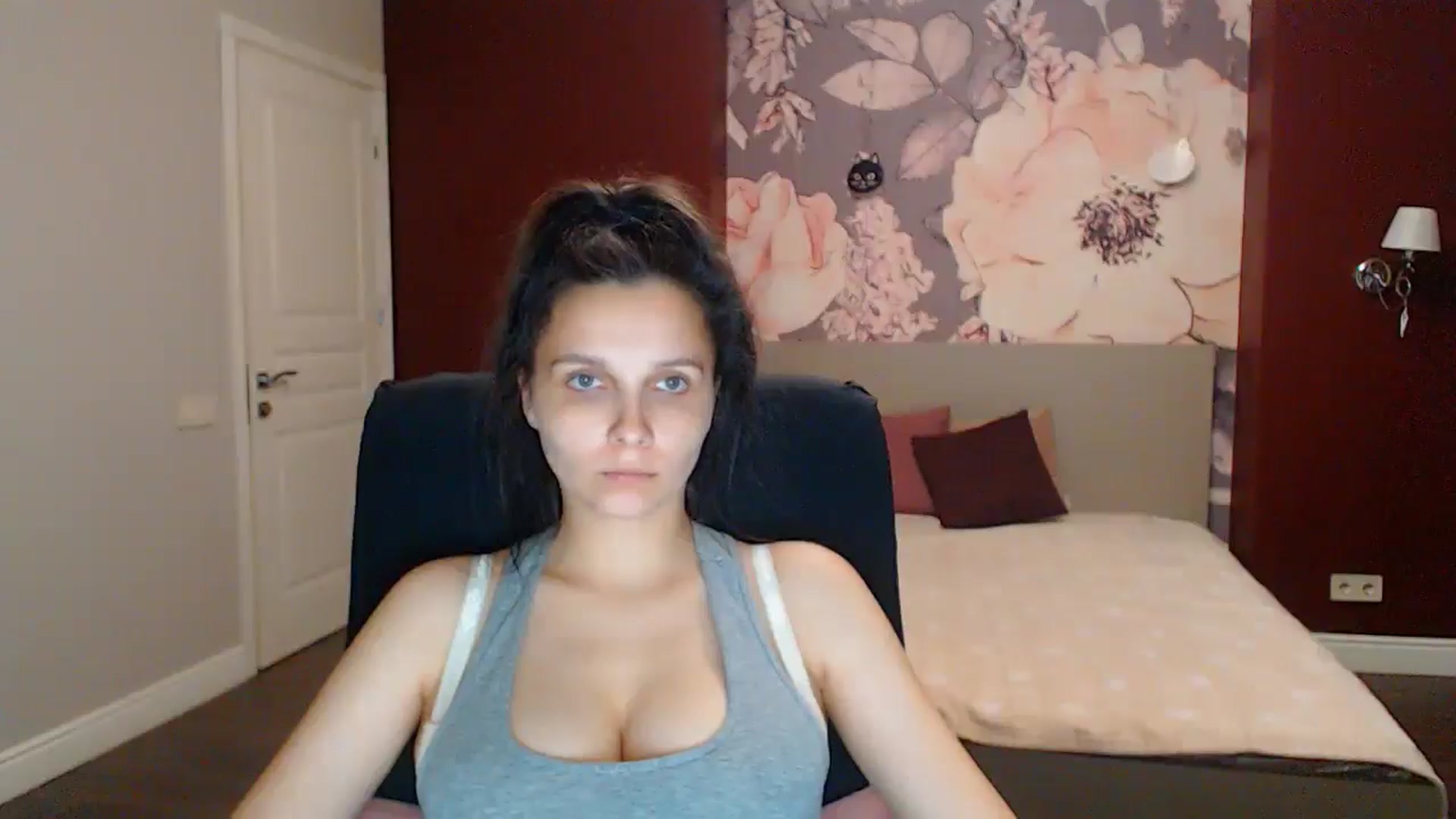 Gallery image thumbnail from Karina_Mils's myfreecams stream on, 08/08/2025, 17:42 image 11 of 20