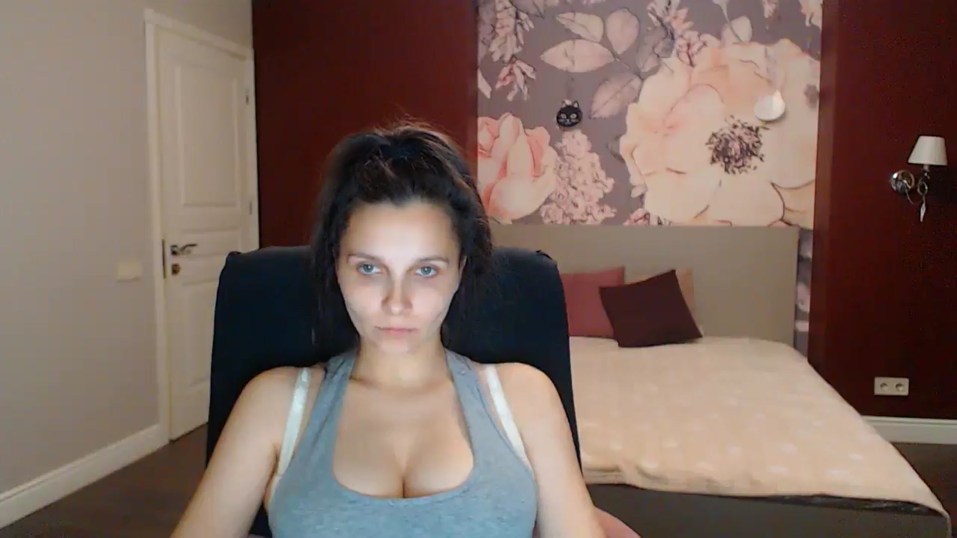 Gallery image thumbnail from Karina_Mils's myfreecams stream on, 08/08/2025, 17:42 image 19 of 20