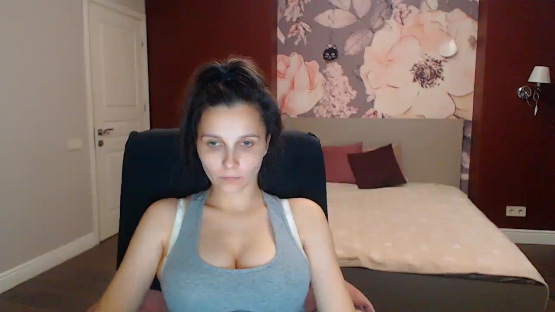 Gallery image thumbnail from Karina_Mils's myfreecams stream on, 08/08/2025, 17:42 image 7 of 20