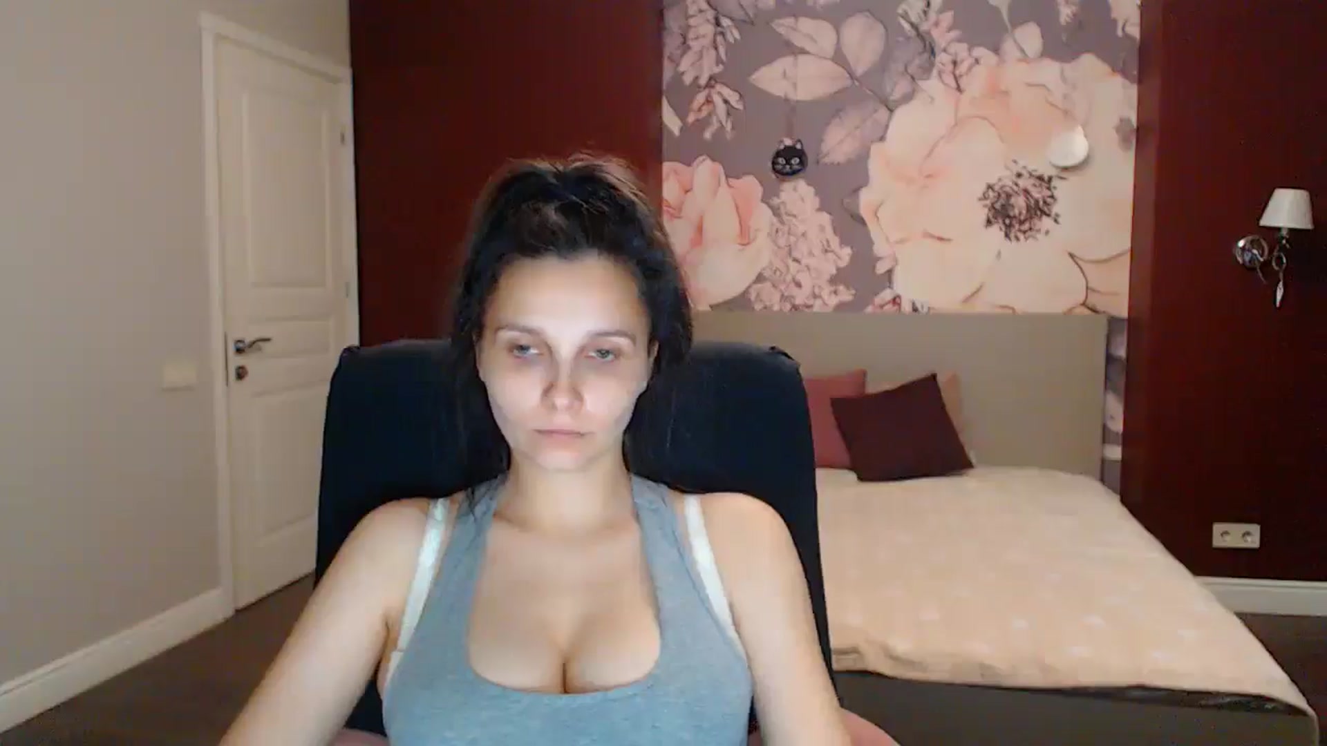 Gallery image thumbnail from Karina_Mils's myfreecams stream on, 08/08/2025, 17:42 image 10 of 20