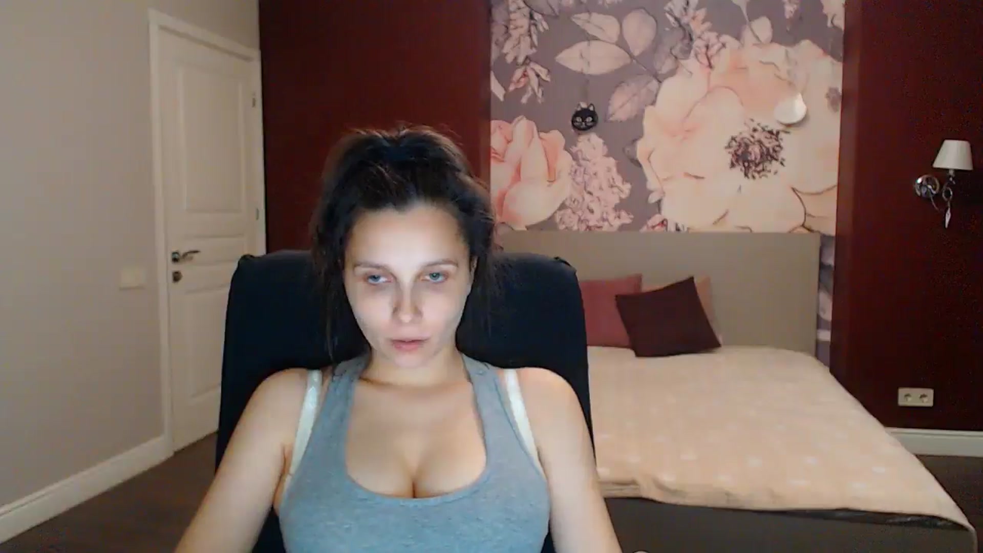 Gallery image thumbnail from Karina_Mils's myfreecams stream on, 08/08/2025, 18:33 image 5 of 20
