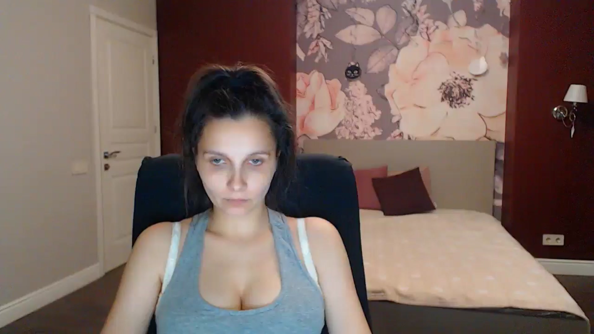 Gallery image thumbnail from Karina_Mils's myfreecams stream on, 08/08/2025, 18:33 image 14 of 20
