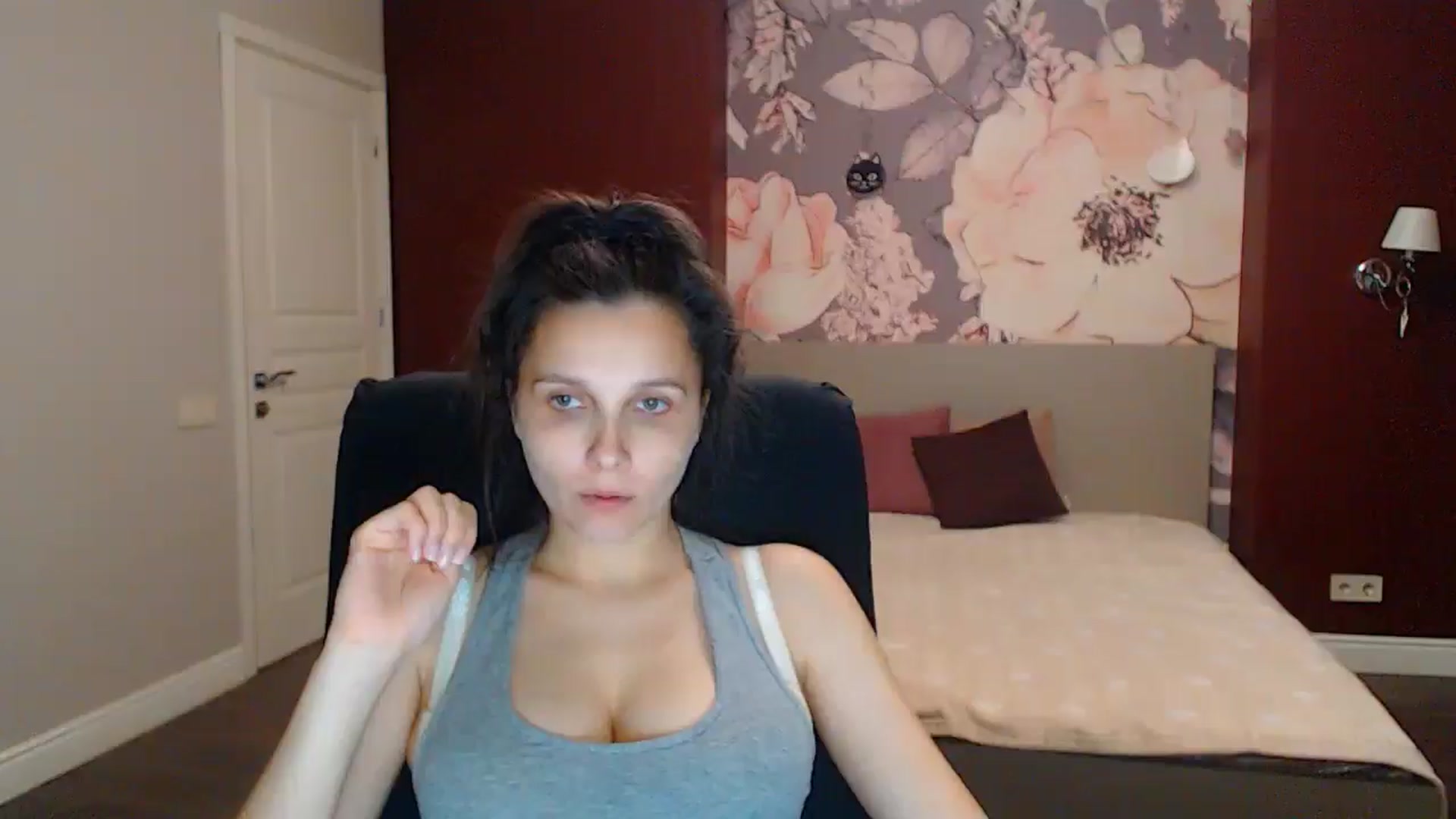 Gallery image thumbnail from Karina_Mils's myfreecams stream on, 08/08/2025, 18:33 image 3 of 20