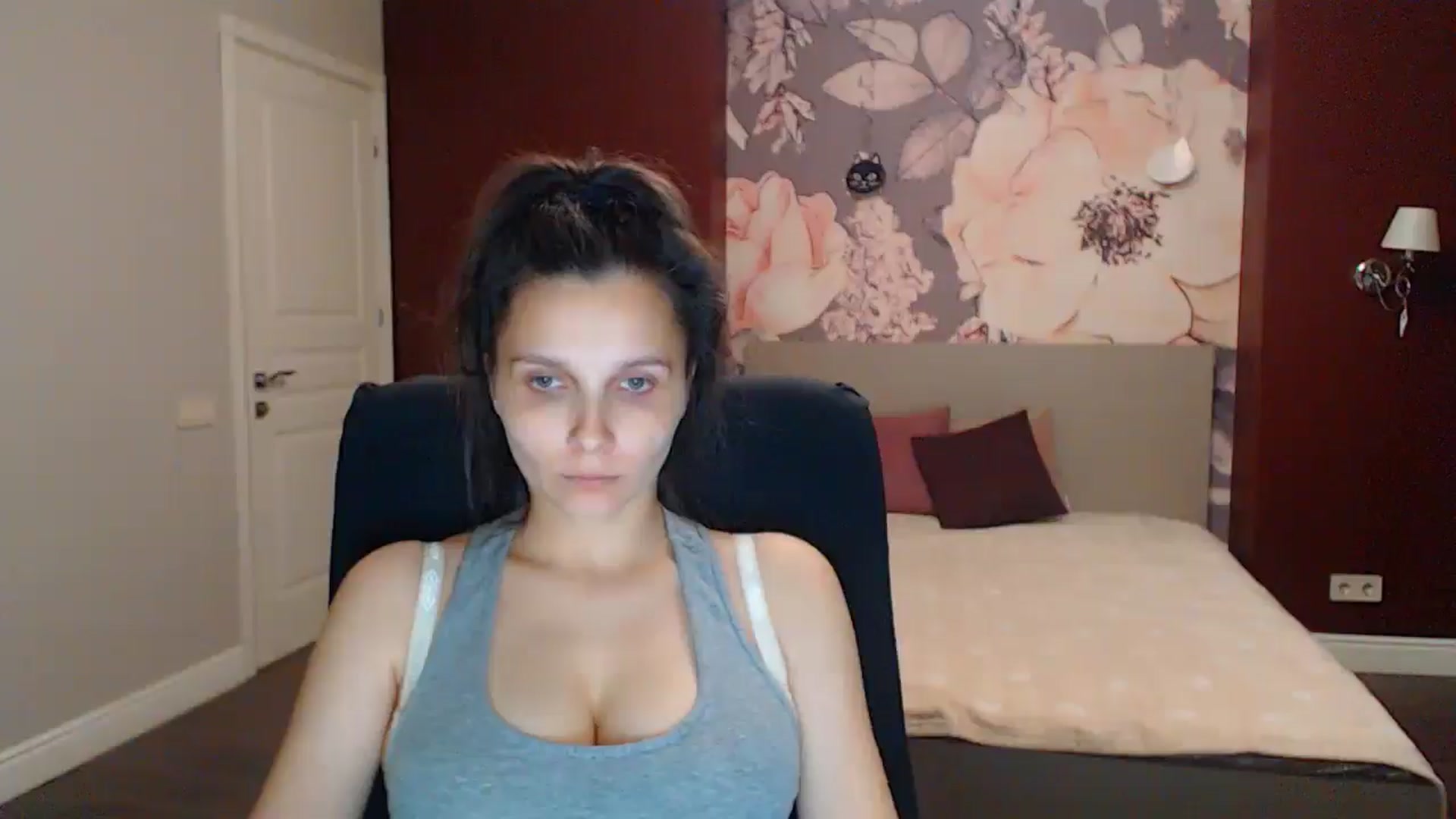 Gallery image thumbnail from Karina_Mils's myfreecams stream on, 08/08/2025, 18:33 image 18 of 20
