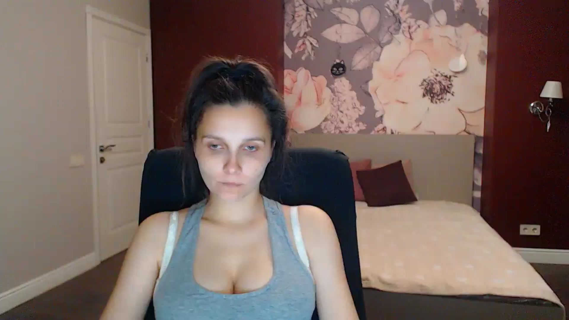 Gallery image thumbnail from Karina_Mils's myfreecams stream on, 08/08/2025, 18:33 image 11 of 20