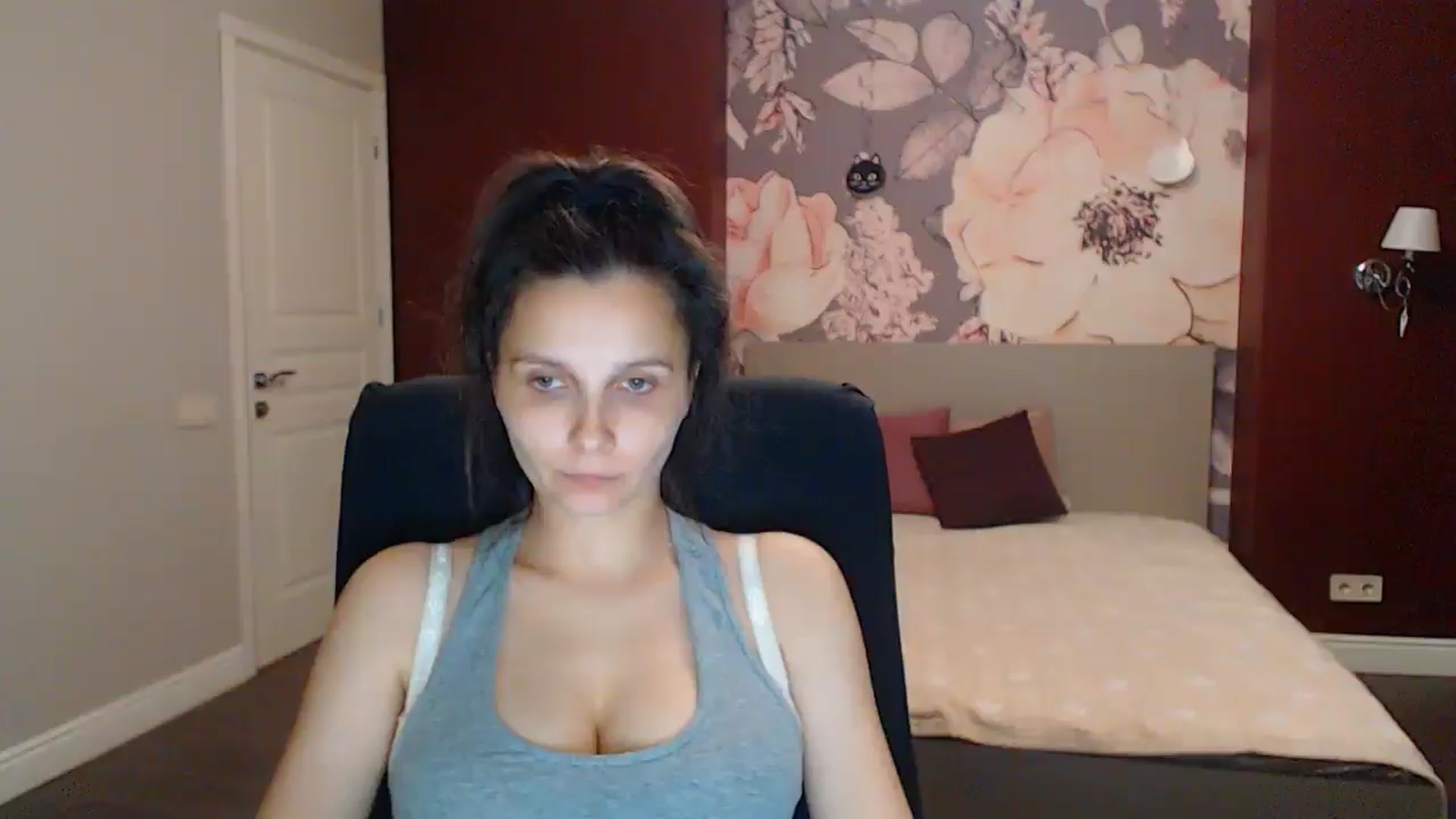 Gallery image thumbnail from Karina_Mils's myfreecams stream on, 08/08/2025, 18:33 image 15 of 20