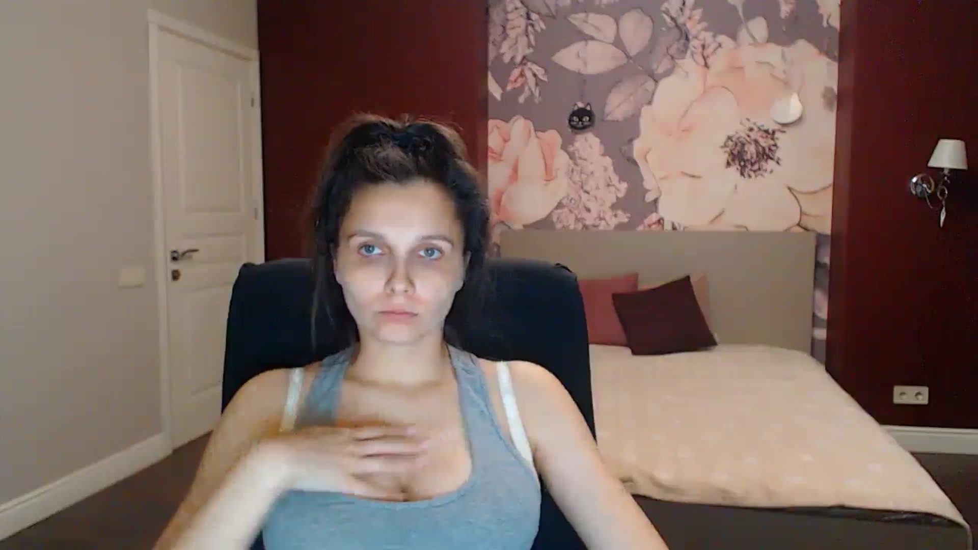 Gallery image thumbnail from Karina_Mils's myfreecams stream on, 08/08/2025, 18:33 image 13 of 20