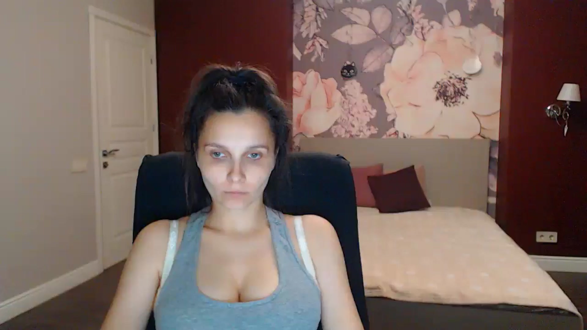 Gallery image thumbnail from Karina_Mils's myfreecams stream on, 08/08/2025, 18:33 image 19 of 20
