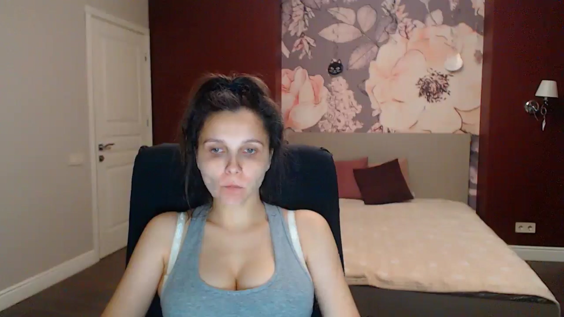 Gallery image thumbnail from Karina_Mils's myfreecams stream on, 08/08/2025, 18:33 image 4 of 20