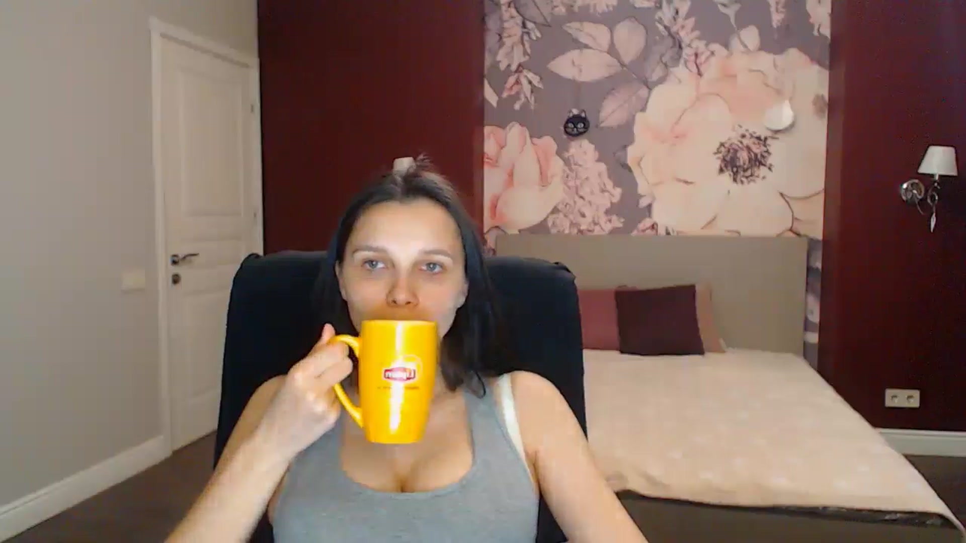 Gallery image thumbnail from Karina_Mils's myfreecams stream on, 08/10/2025, 16:42 image 12 of 20