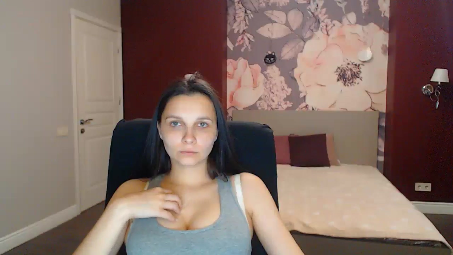 Gallery image thumbnail from Karina_Mils's myfreecams stream on, 08/10/2025, 16:42 image 6 of 20