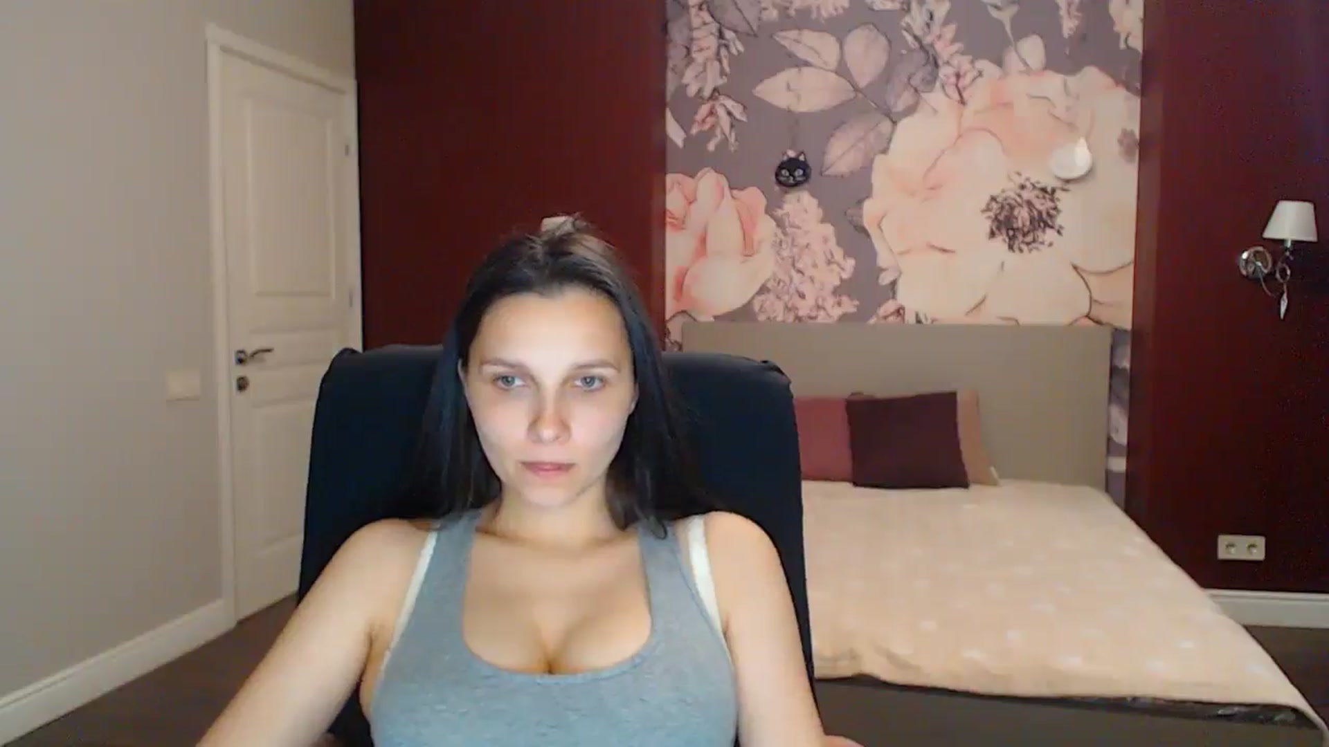 Gallery image thumbnail from Karina_Mils's myfreecams stream on, 08/10/2025, 16:42 image 13 of 20