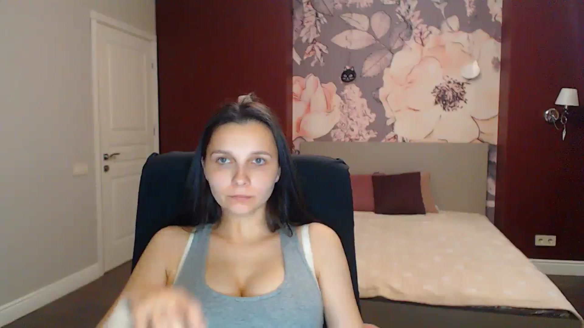 Gallery image thumbnail from Karina_Mils's myfreecams stream on, 08/10/2025, 16:42 image 10 of 20