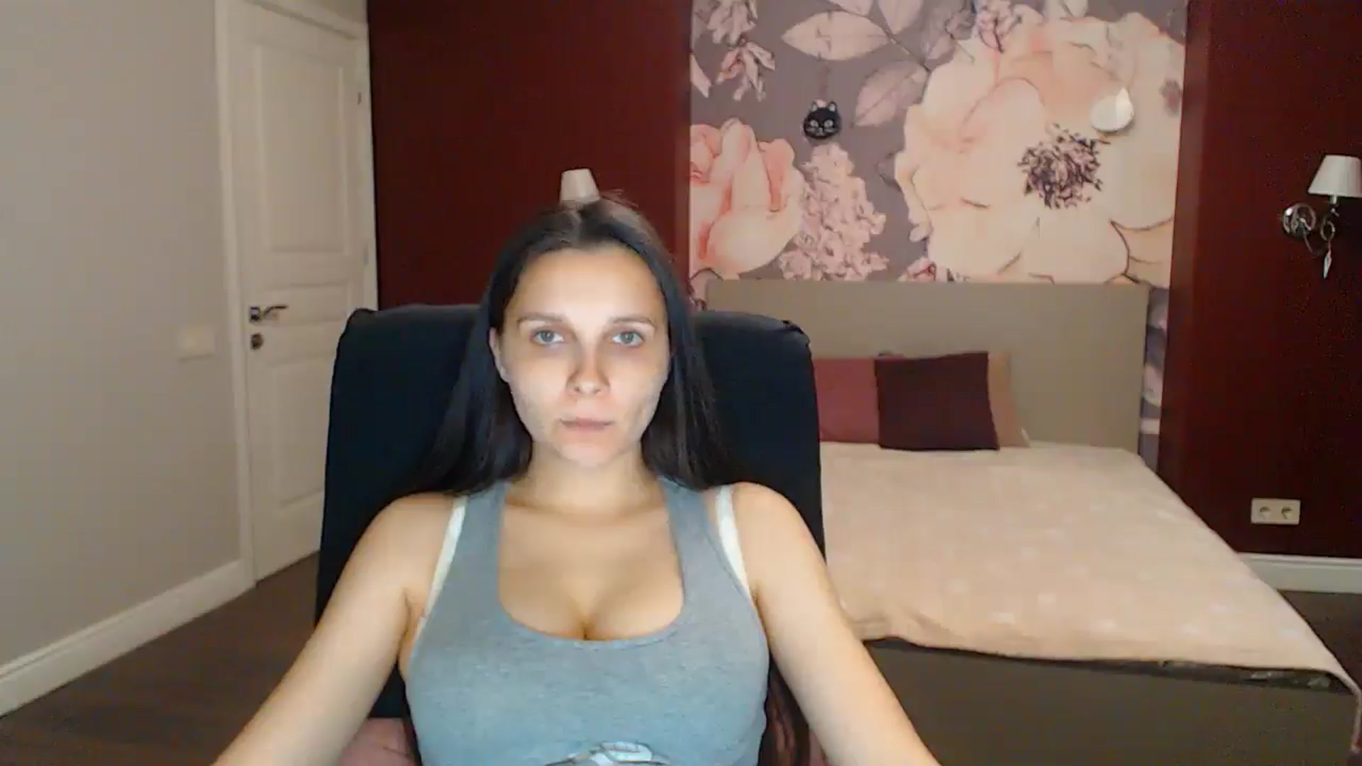Gallery image thumbnail from Karina_Mils's myfreecams stream on, 08/10/2025, 17:37 image 4 of 20