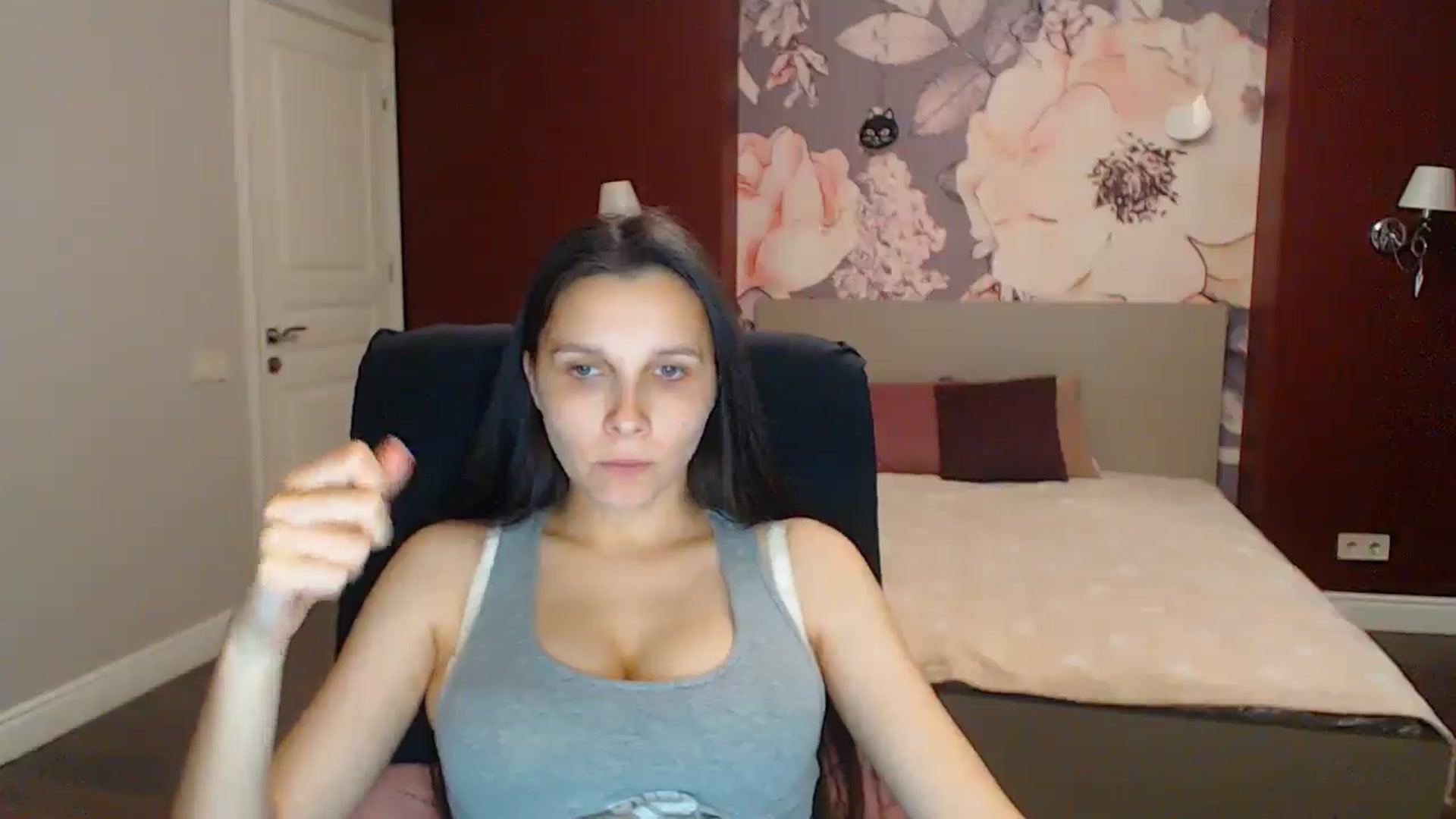 Gallery image thumbnail from Karina_Mils's myfreecams stream on, 08/10/2025, 17:37 image 9 of 20