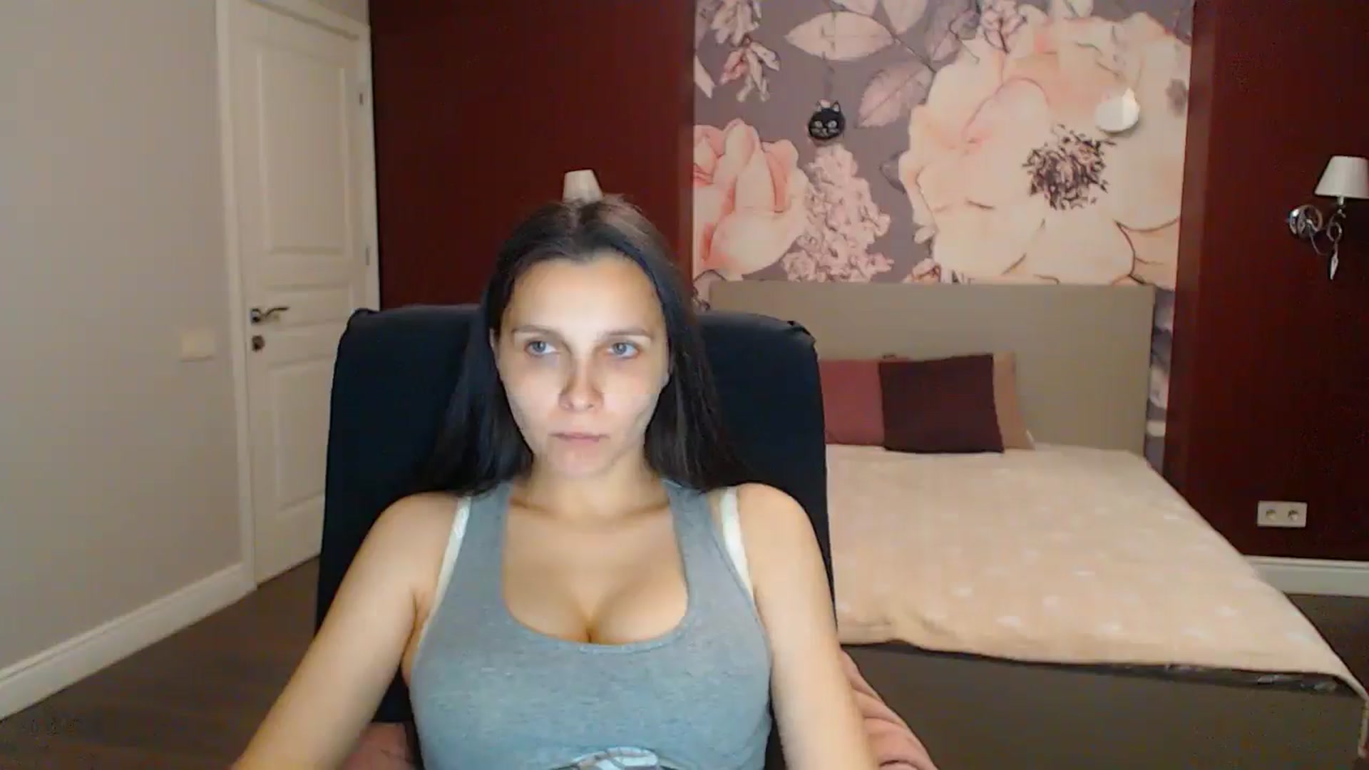 Gallery image thumbnail from Karina_Mils's myfreecams stream on, 08/10/2025, 17:37 image 6 of 20