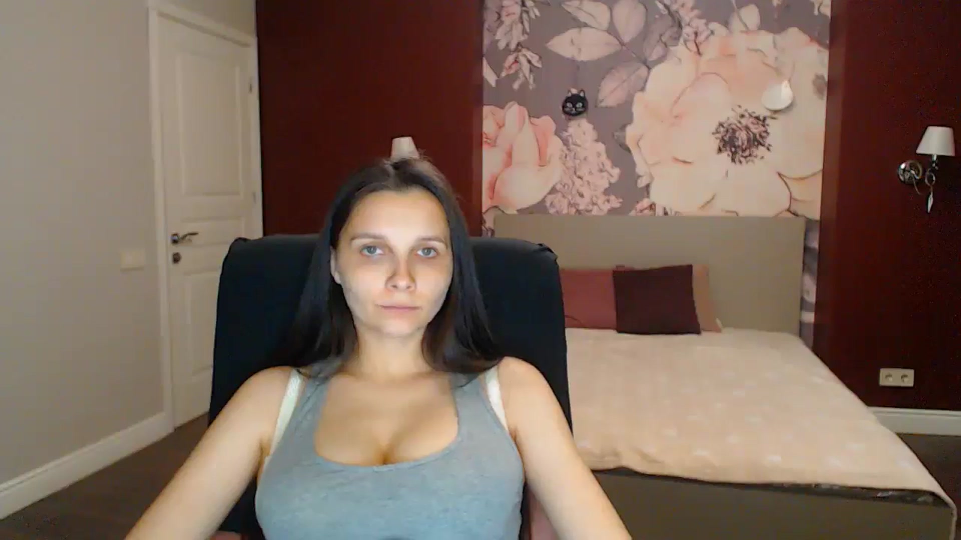Gallery image thumbnail from Karina_Mils's myfreecams stream on, 08/10/2025, 17:37 image 18 of 20
