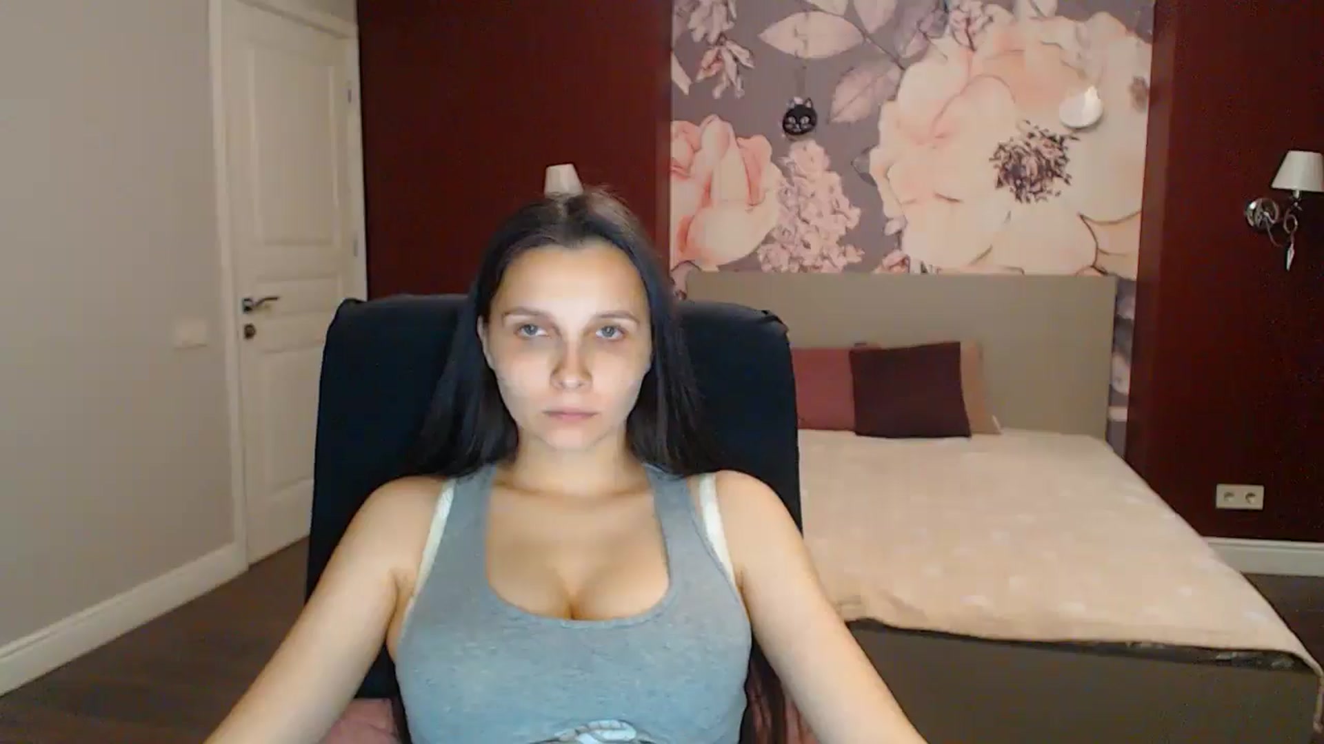 Gallery image thumbnail from Karina_Mils's myfreecams stream on, 08/10/2025, 17:37 image 8 of 20