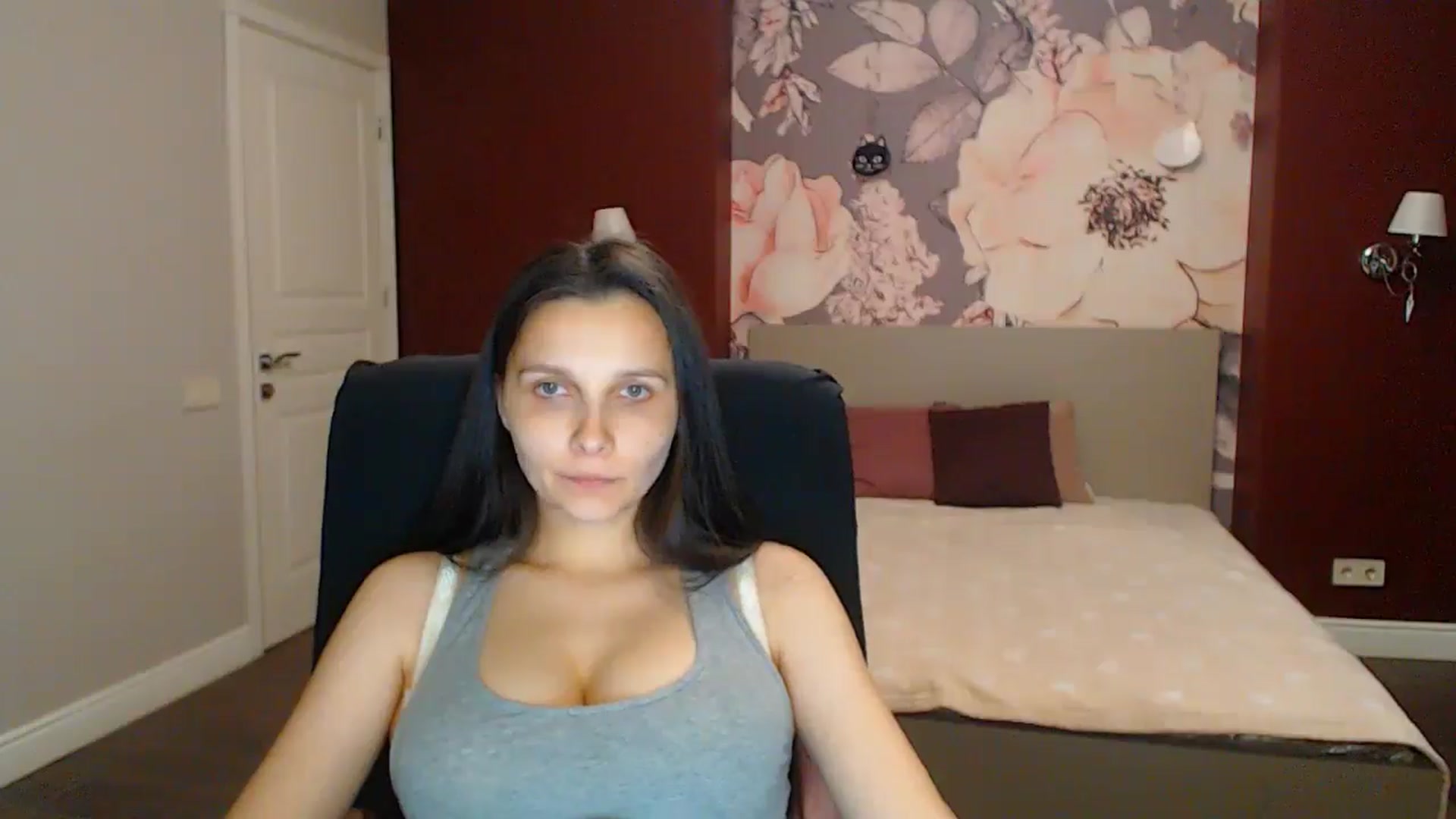 Gallery image thumbnail from Karina_Mils's myfreecams stream on, 08/10/2025, 17:37 image 19 of 20