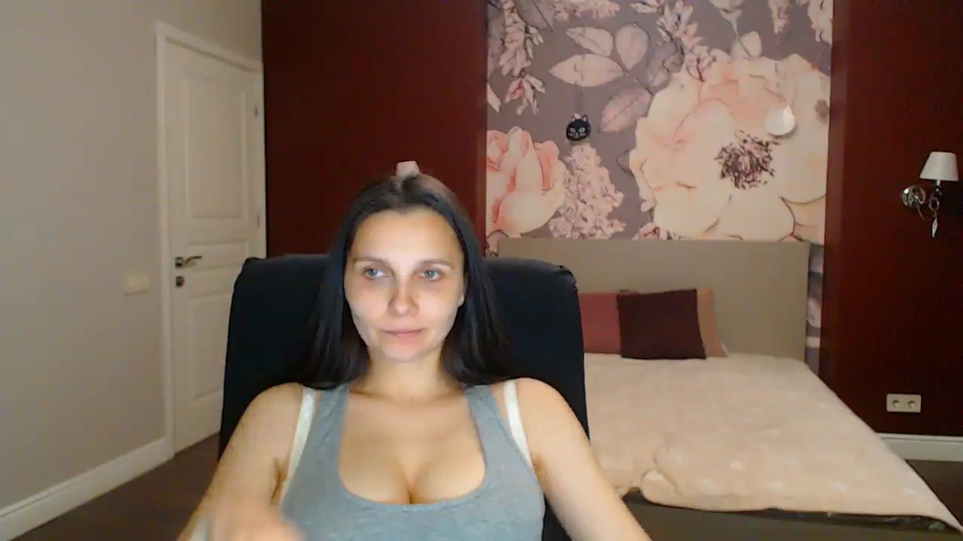 Gallery image thumbnail from Karina_Mils's myfreecams stream on, 08/10/2025, 19:03 image 20 of 20