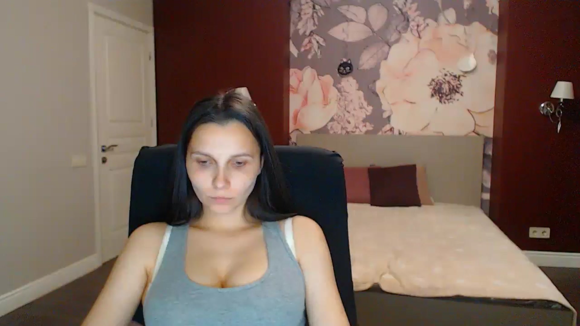 Gallery image thumbnail from Karina_Mils's myfreecams stream on, 08/10/2025, 19:03 image 13 of 20