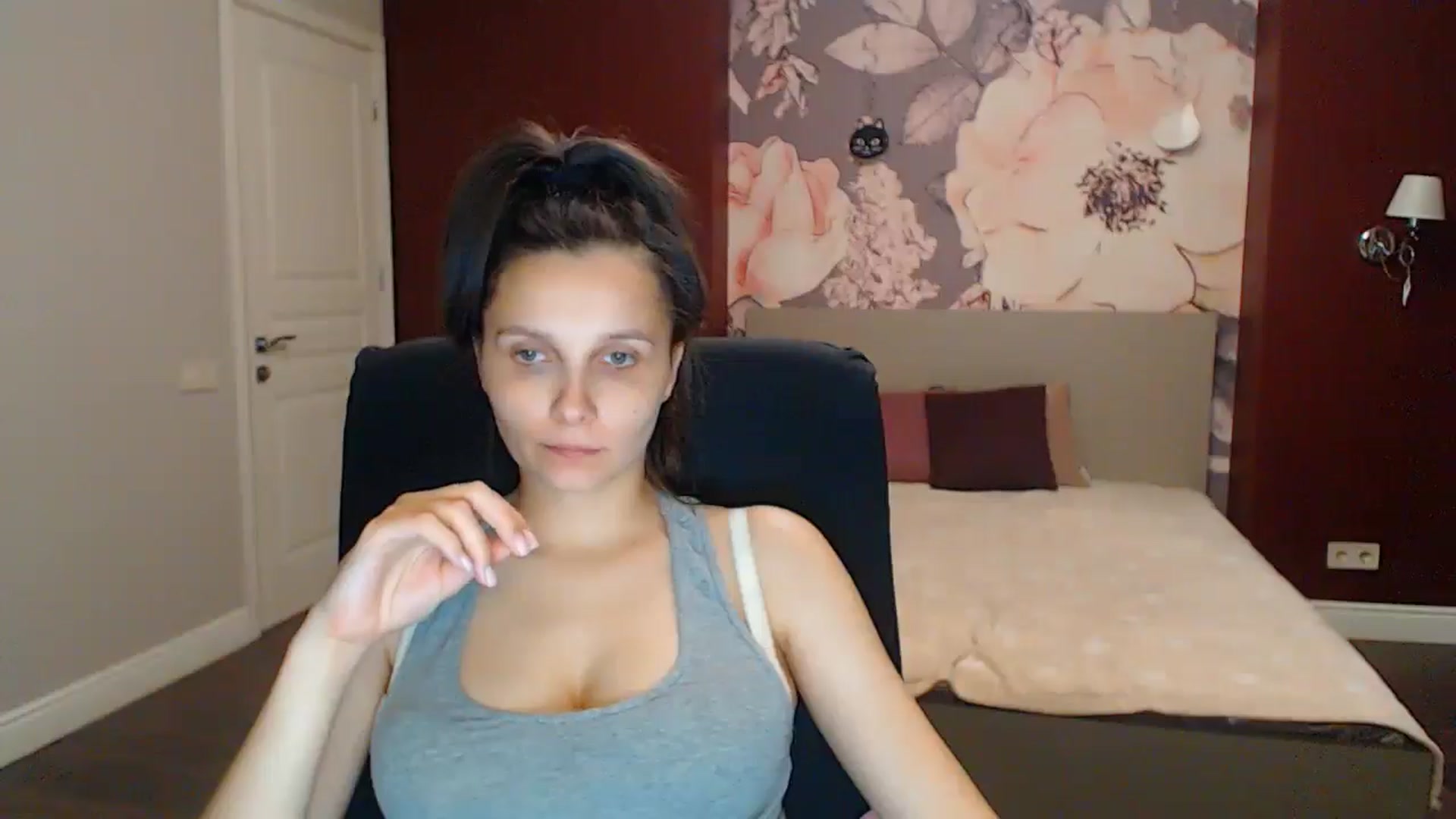 Gallery image thumbnail from Karina_Mils's myfreecams stream on, 08/10/2025, 20:35 image 19 of 20
