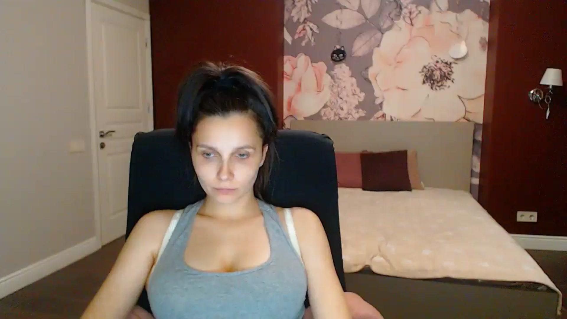 Gallery image thumbnail from Karina_Mils's myfreecams stream on, 08/10/2025, 20:35 image 3 of 20