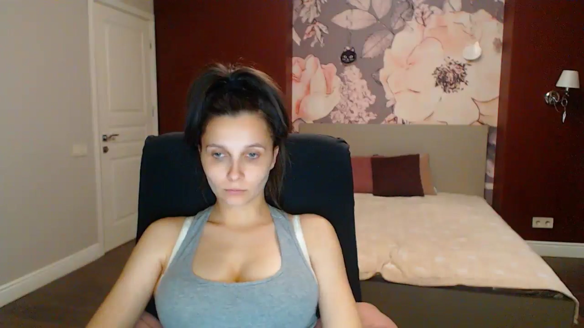 Gallery image thumbnail from Karina_Mils's myfreecams stream on, 08/10/2025, 20:35 image 2 of 20