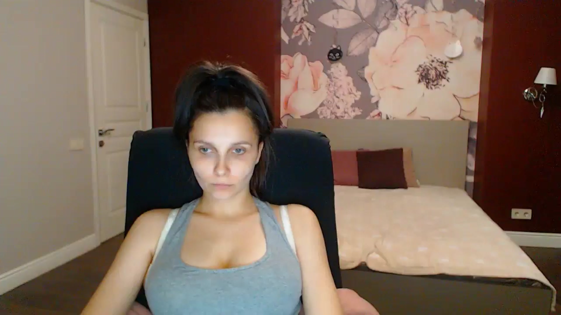 Gallery image thumbnail from Karina_Mils's myfreecams stream on, 08/10/2025, 20:35 image 4 of 20