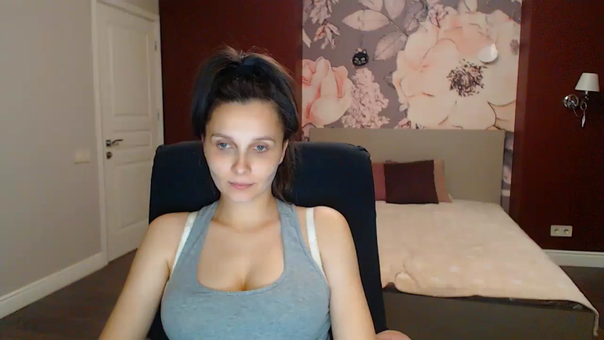 Gallery image thumbnail from Karina_Mils's myfreecams stream on, 08/10/2025, 20:35 image 8 of 20