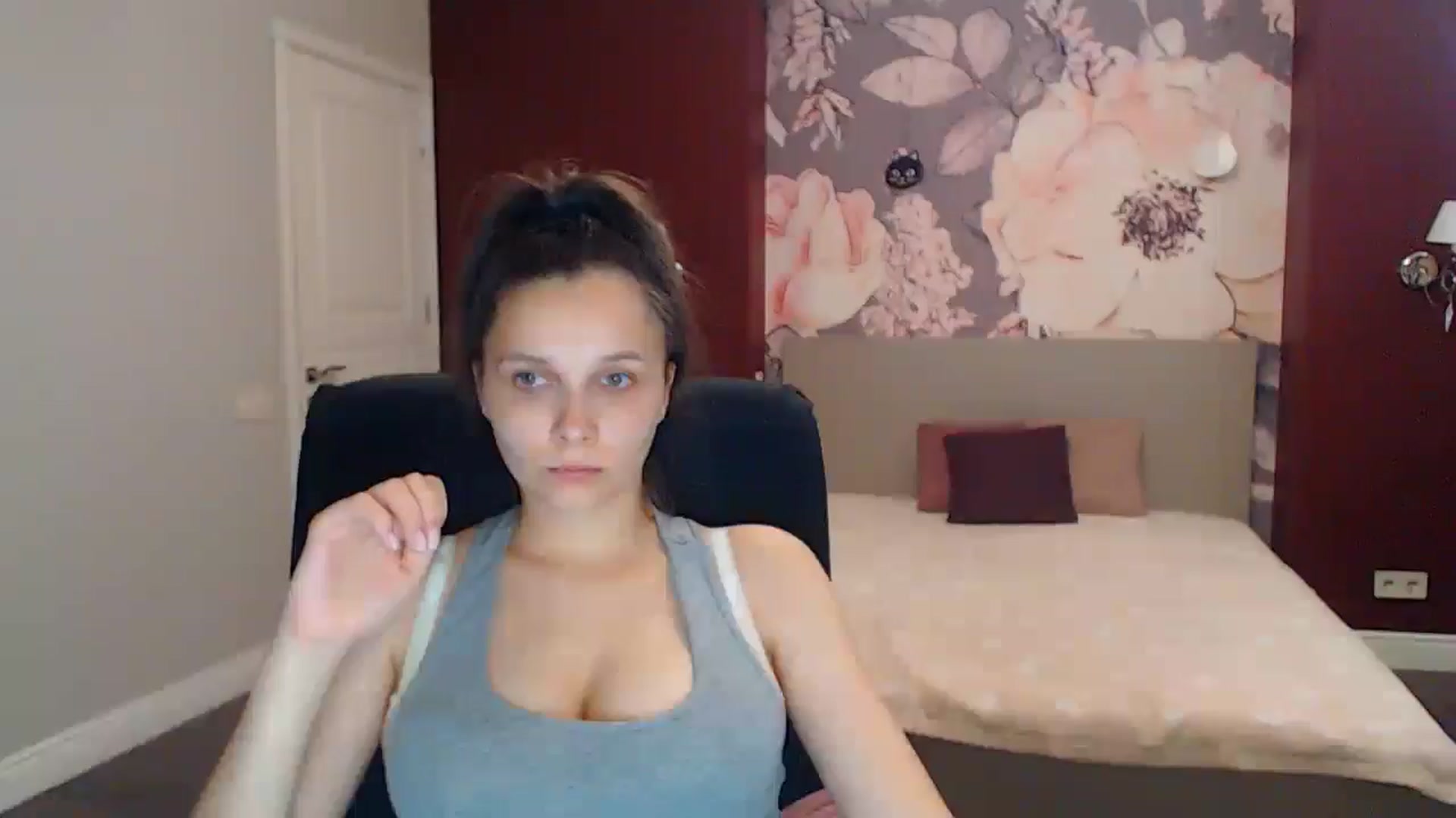 Gallery image thumbnail from Karina_Mils's myfreecams stream on, 08/15/2025, 16:08 image 5 of 20