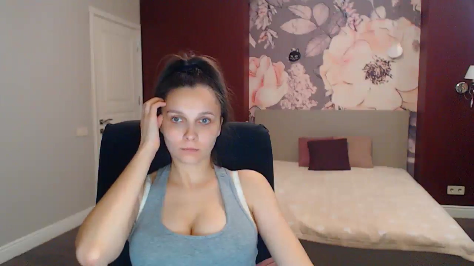 Gallery image thumbnail from Karina_Mils's myfreecams stream on, 08/15/2025, 16:08 image 2 of 20