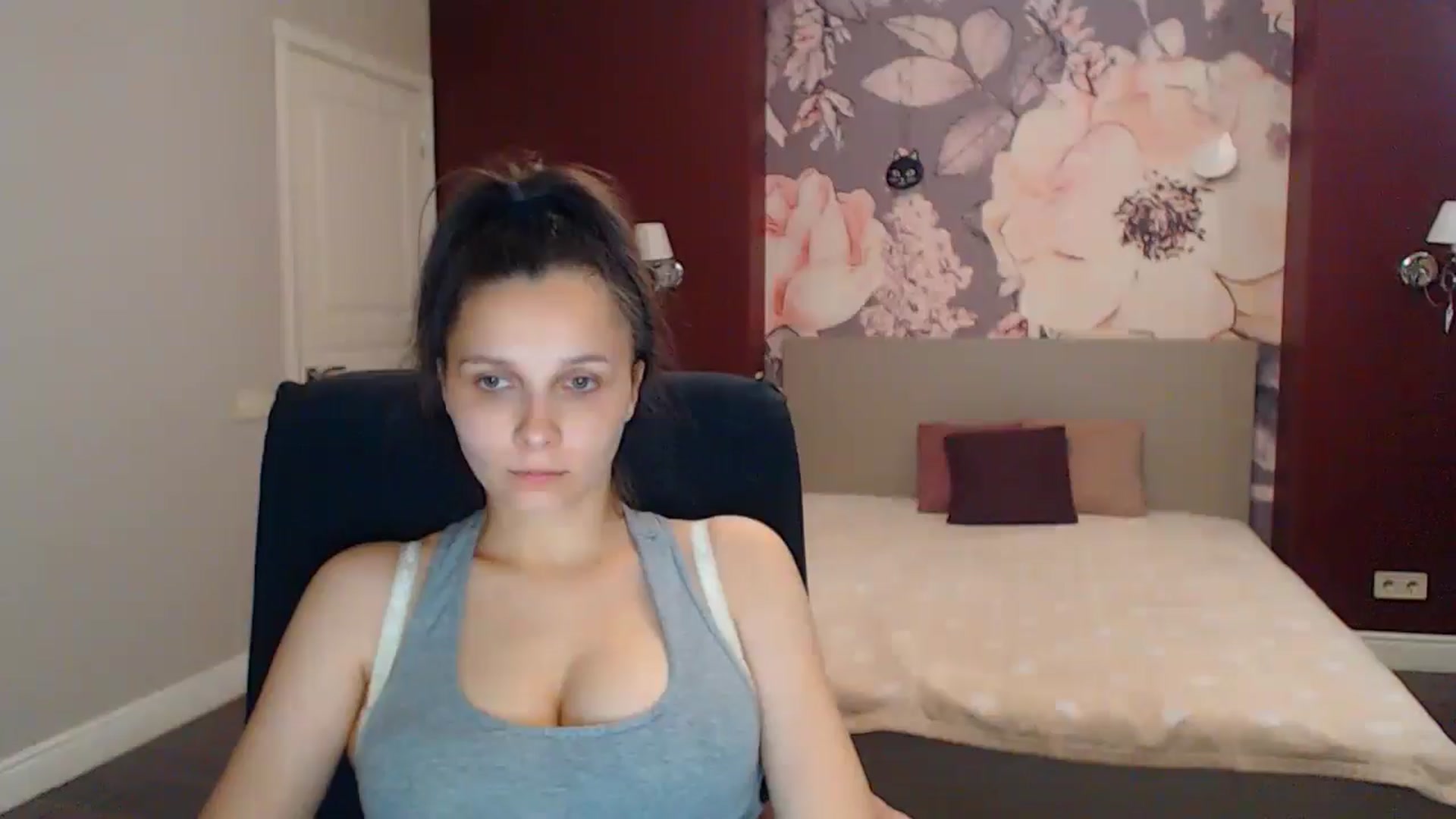 Gallery image thumbnail from Karina_Mils's myfreecams stream on, 08/15/2025, 16:08 image 20 of 20