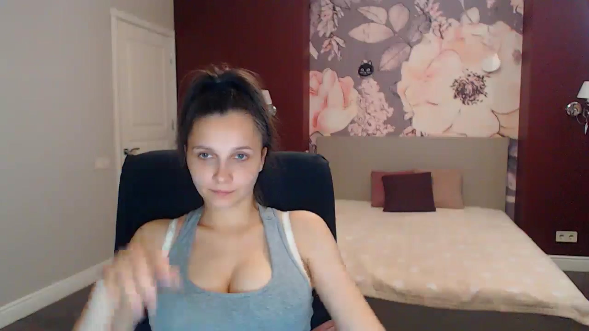 Gallery image thumbnail from Karina_Mils's myfreecams stream on, 08/15/2025, 16:08 image 9 of 20