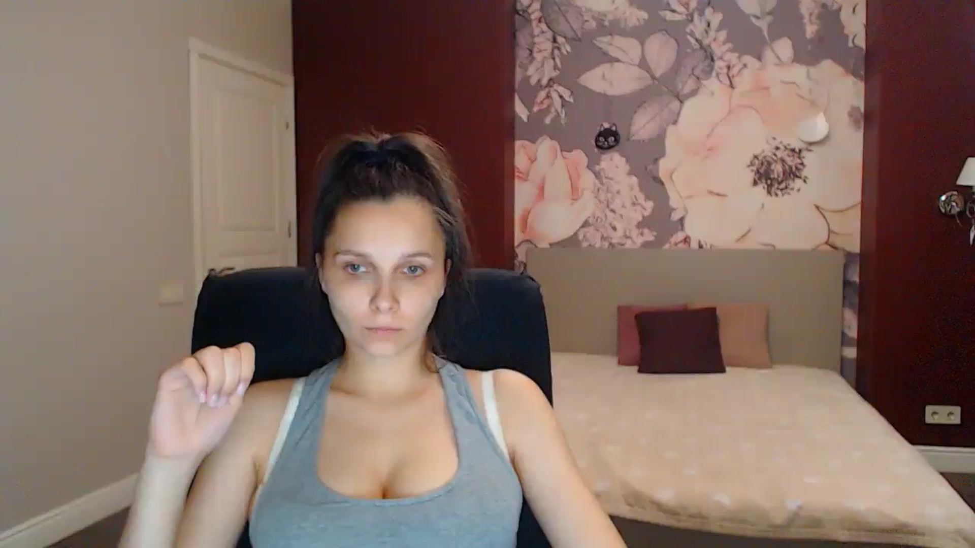Gallery image thumbnail from Karina_Mils's myfreecams stream on, 08/15/2025, 16:39 image 10 of 20