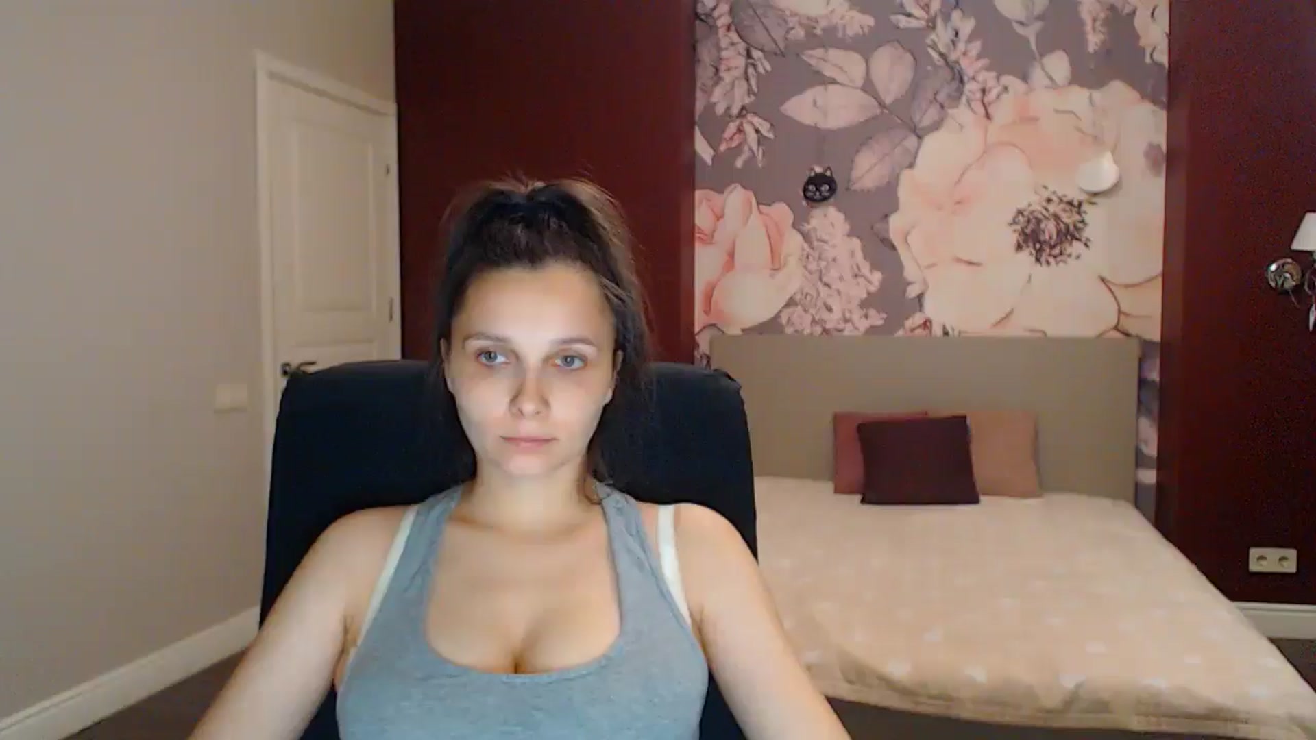 Gallery image thumbnail from Karina_Mils's myfreecams stream on, 08/15/2025, 16:39 image 4 of 20