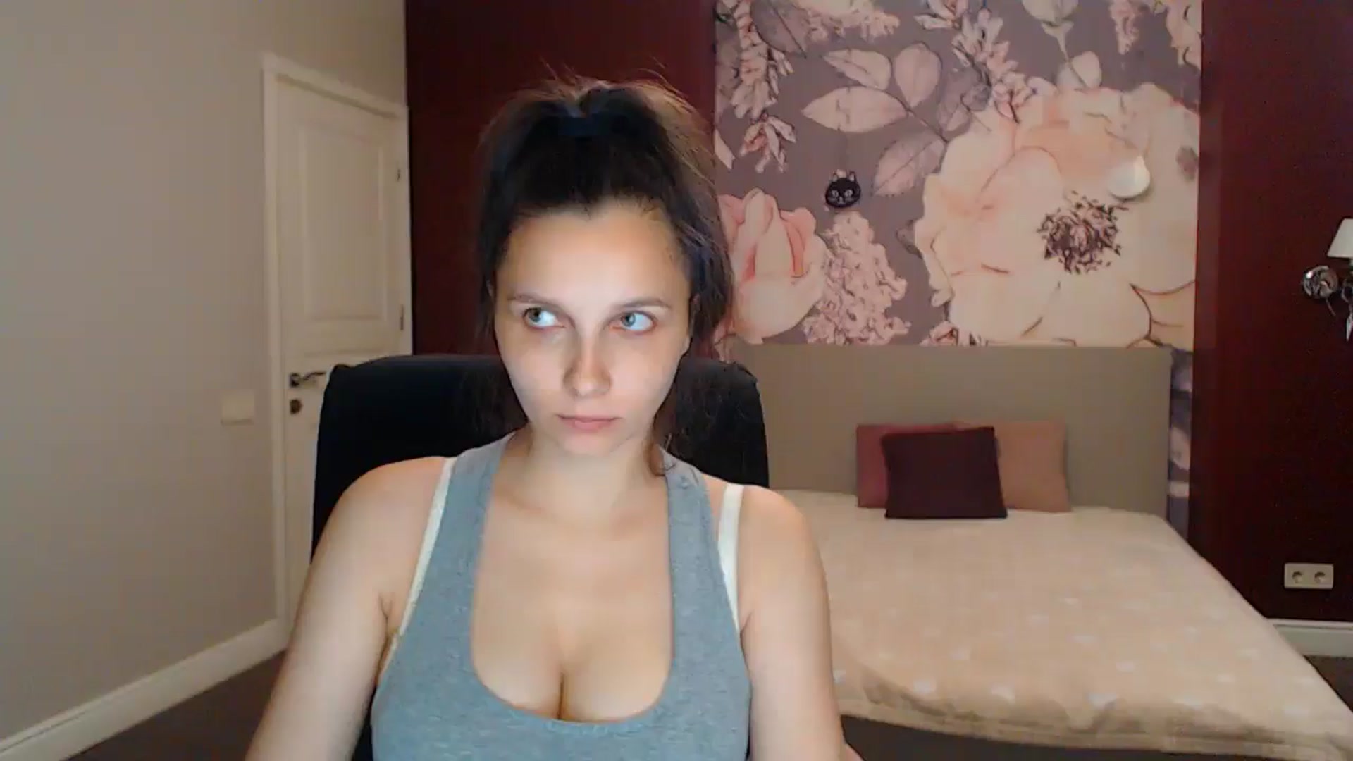 Gallery image thumbnail from Karina_Mils's myfreecams stream on, 08/15/2025, 16:39 image 3 of 20