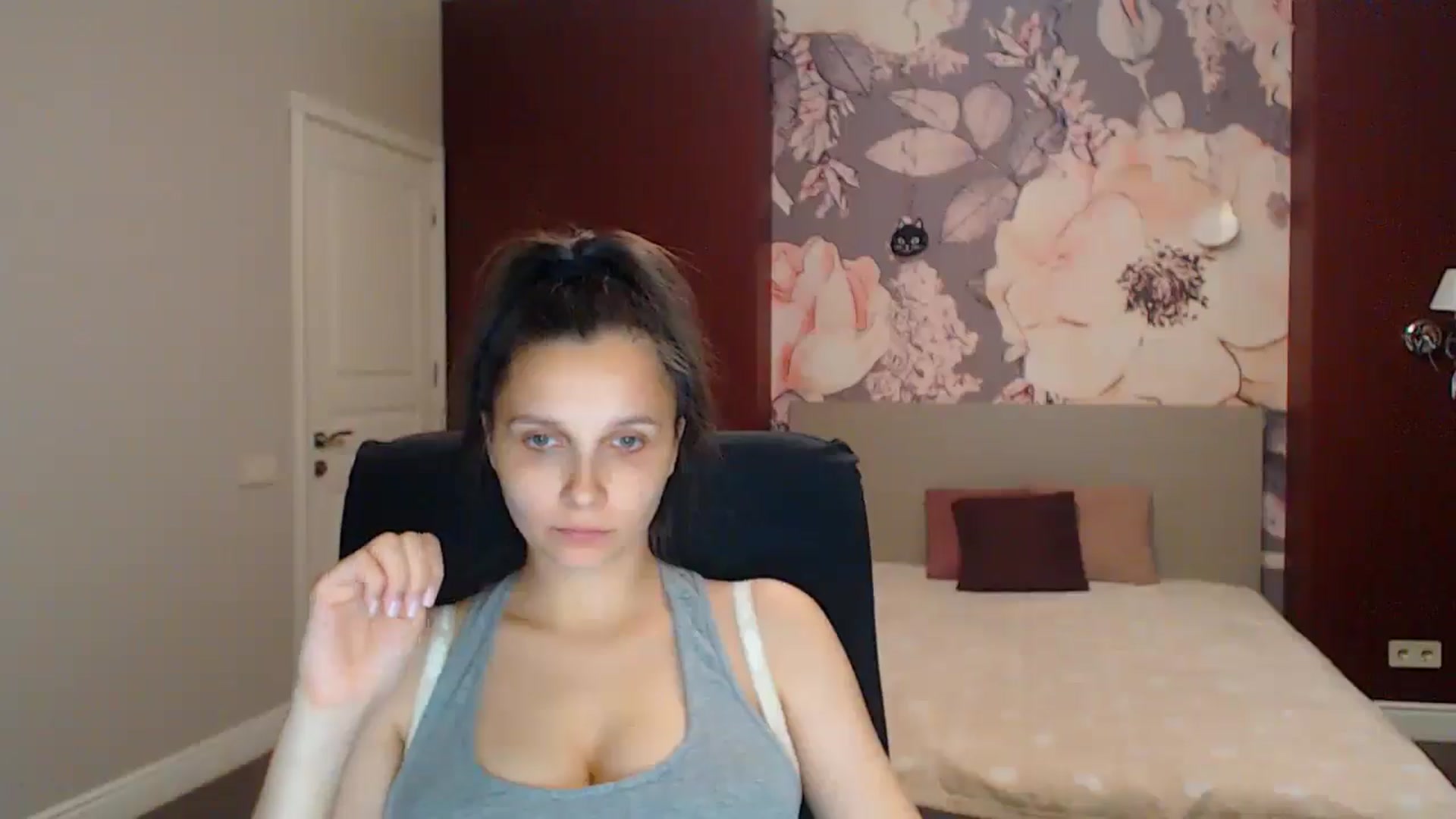 Gallery image thumbnail from Karina_Mils's myfreecams stream on, 08/15/2025, 17:11 image 19 of 20