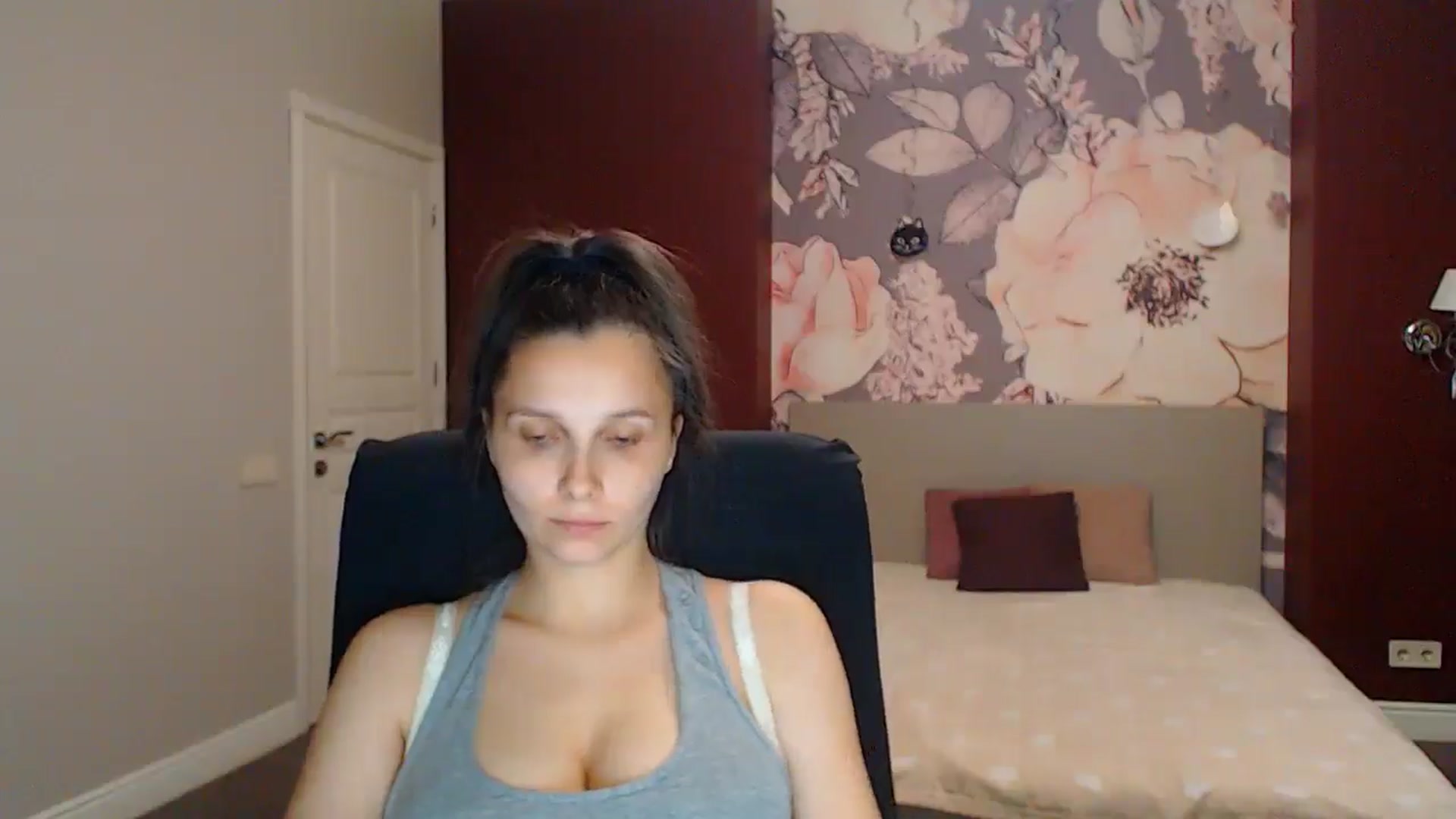 Gallery image thumbnail from Karina_Mils's myfreecams stream on, 08/15/2025, 17:11 image 20 of 20