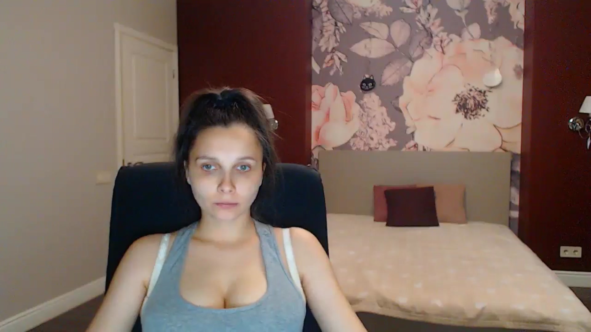 Gallery image thumbnail from Karina_Mils's myfreecams stream on, 08/15/2025, 18:28 image 3 of 20