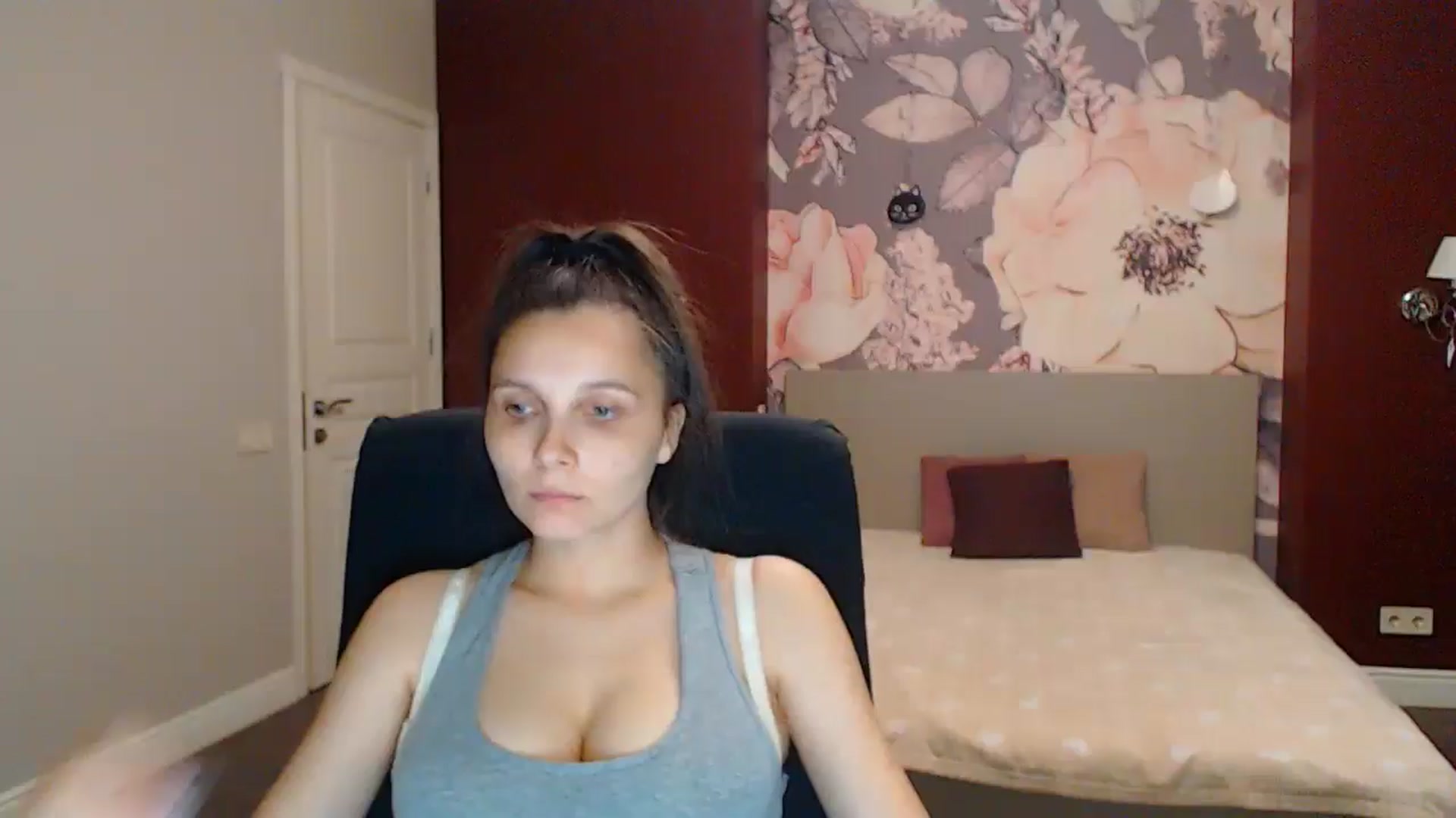 Gallery image thumbnail from Karina_Mils's myfreecams stream on, 08/15/2025, 18:28 image 1 of 20